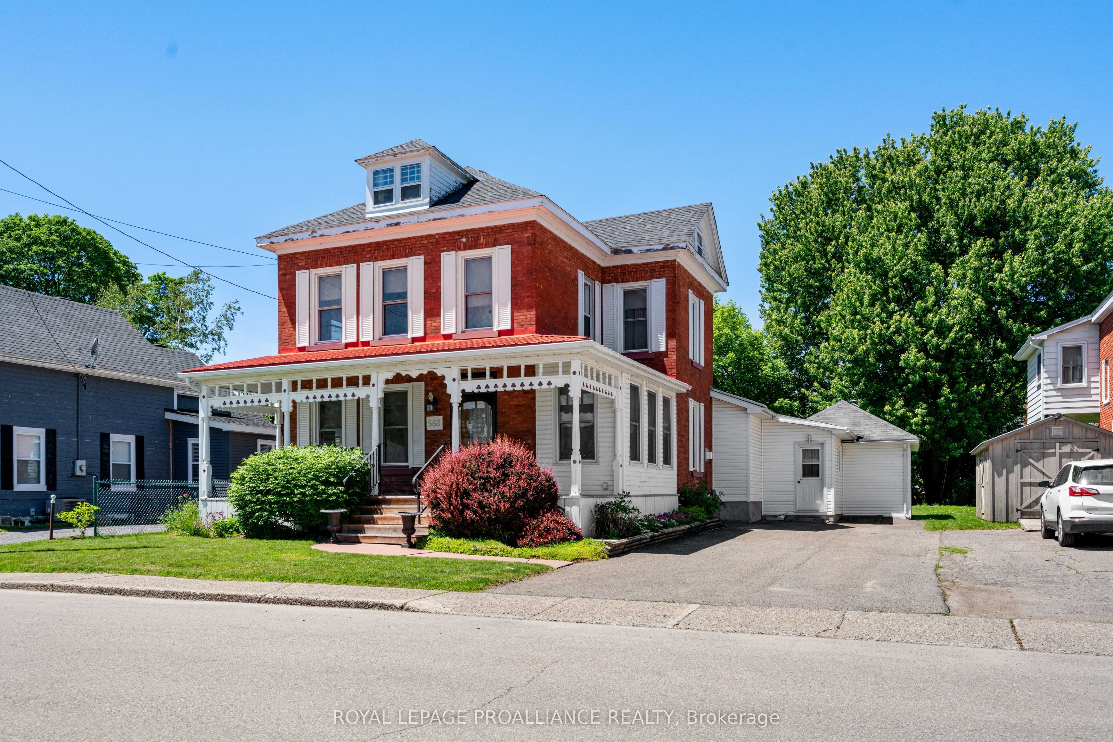 568 James Street W, Prescott, ON K0E 1T0 photo 2