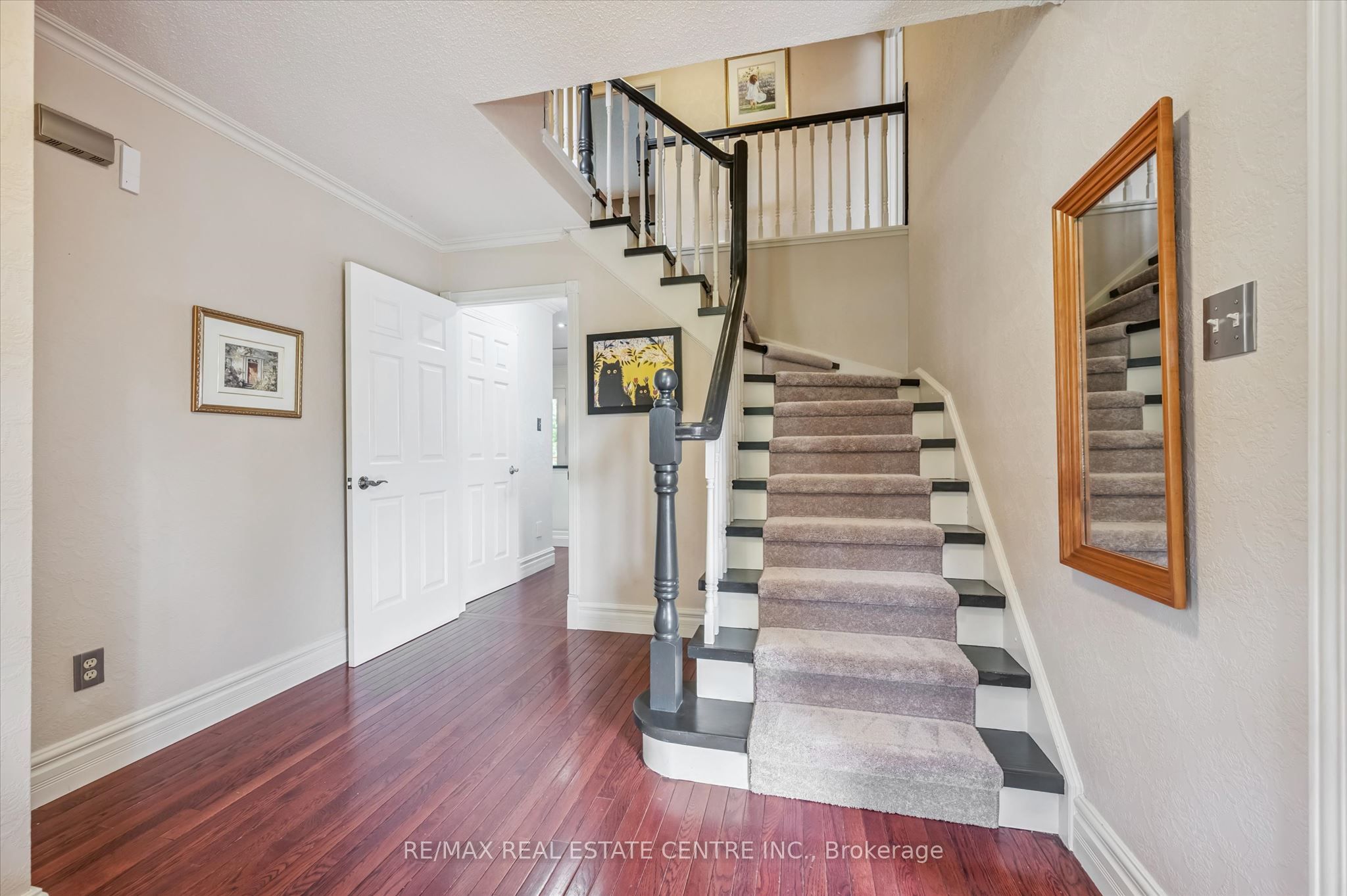 21 Tinatawa Court, Kitchener, ON N2A 3K4 photo 3