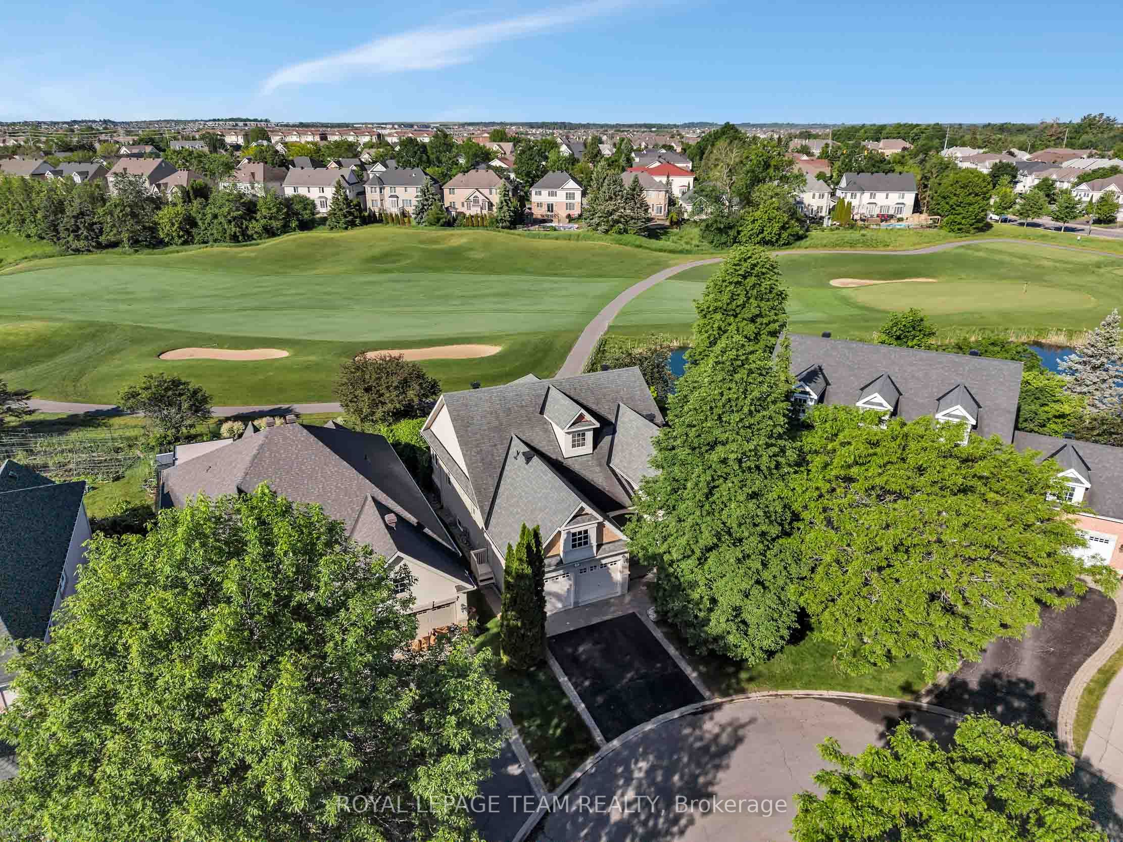 32 Silverthorn Court, Barrhaven, ON K2J 4Y2 photo 3