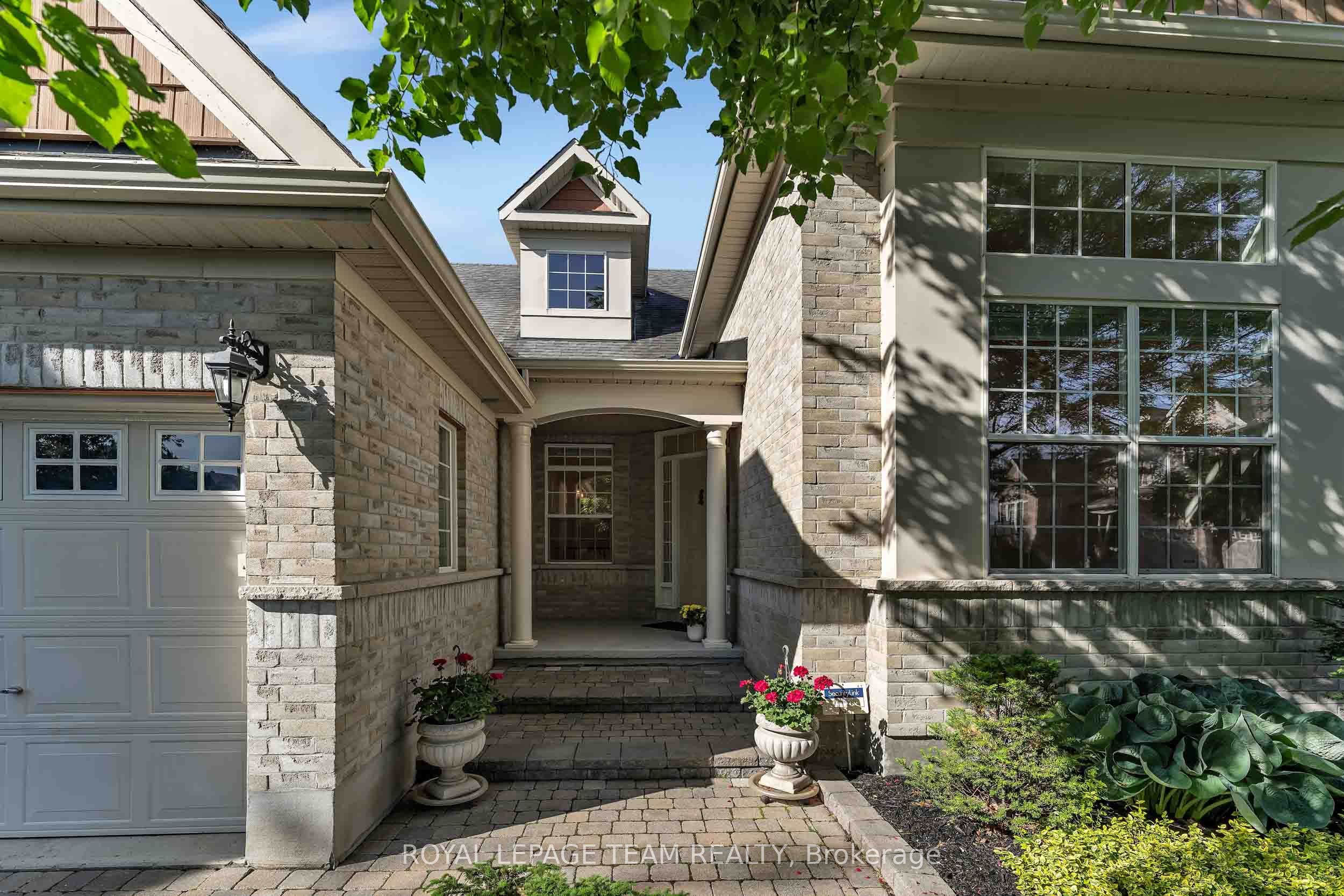 32 Silverthorn Court, Barrhaven, ON K2J 4Y2 photo 5