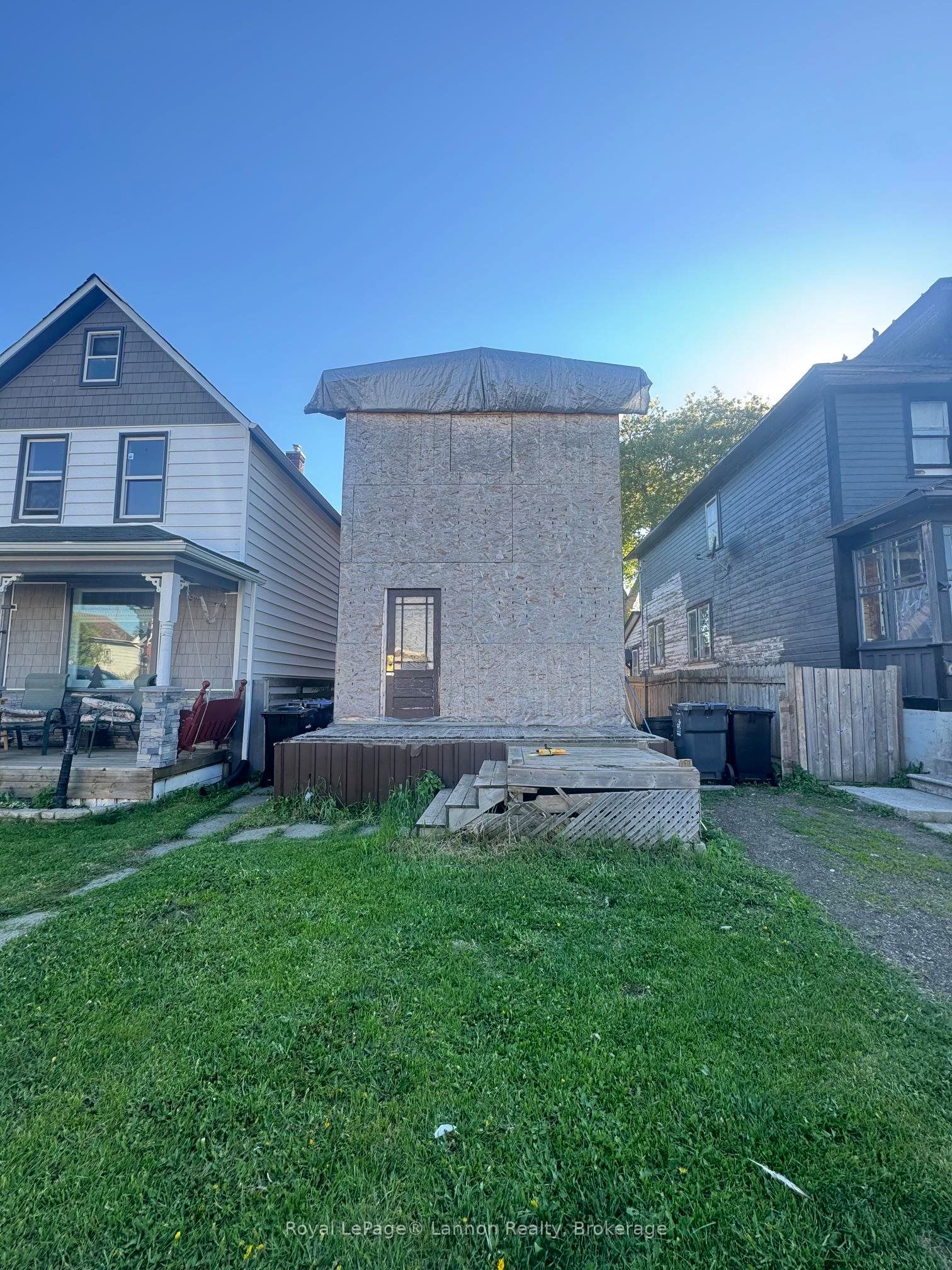 525 McIntosh Street, Thunder Bay, ON P7C 3A1