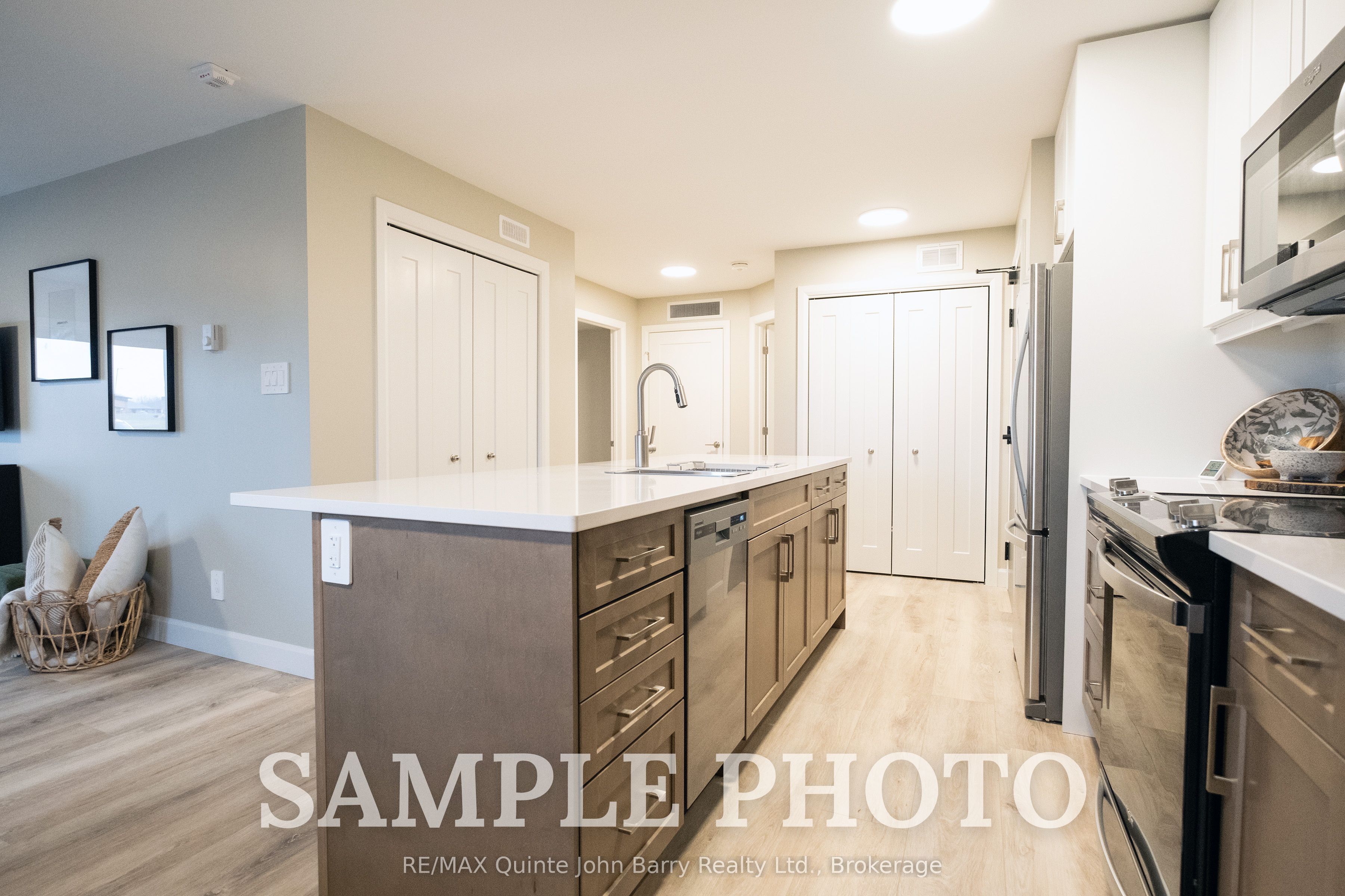 206-10 Hillside Meadow Drive, Quinte West, ON K8V 0J7 photo 5