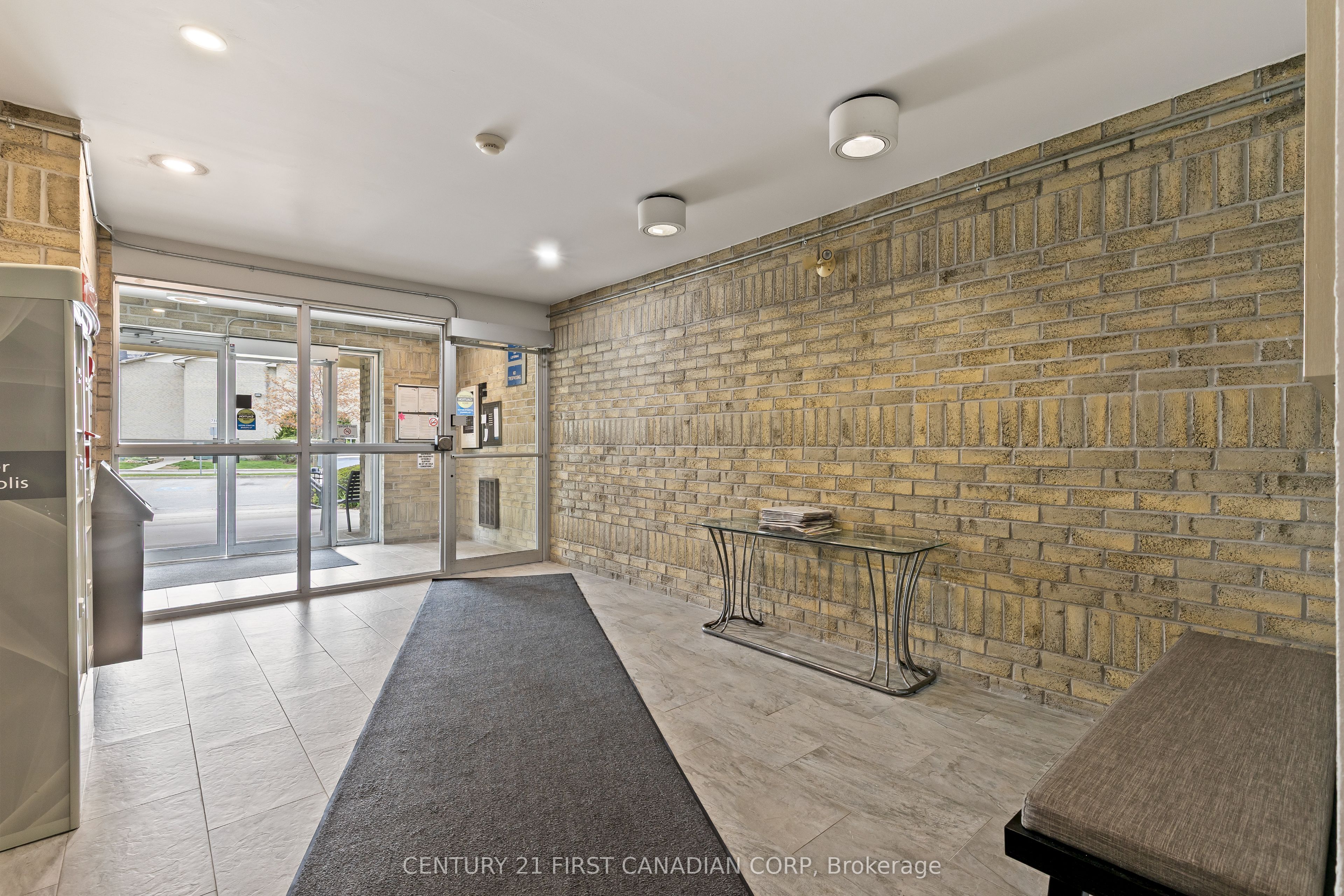 729 Deveron Crescent 109, London South, ON N5Z 4X5 photo 3
