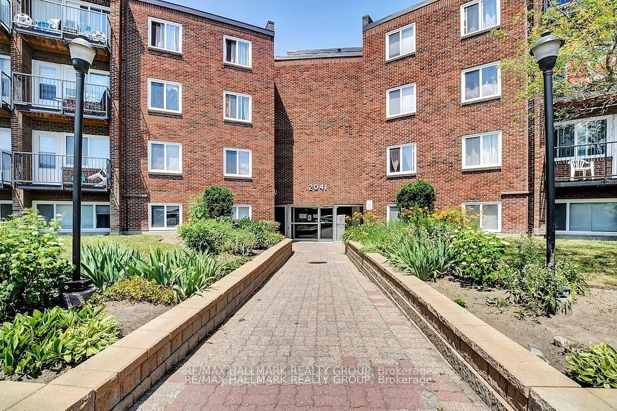 2041 Arrowsmith Drive 401C, Beacon Hill North - South and Area, ON K1J 7V7 photo 2