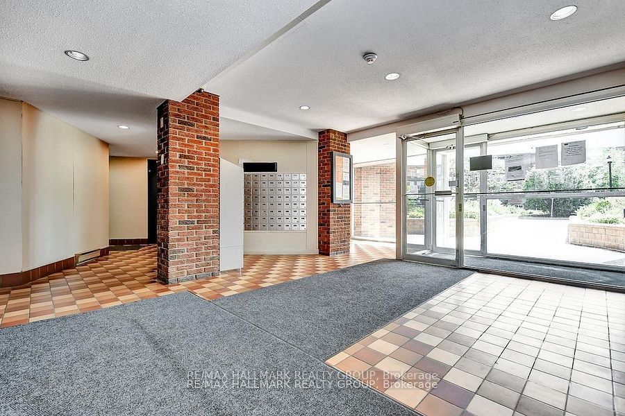 2041 Arrowsmith Drive 401C, Beacon Hill North - South and Area, ON K1J 7V7 photo 3