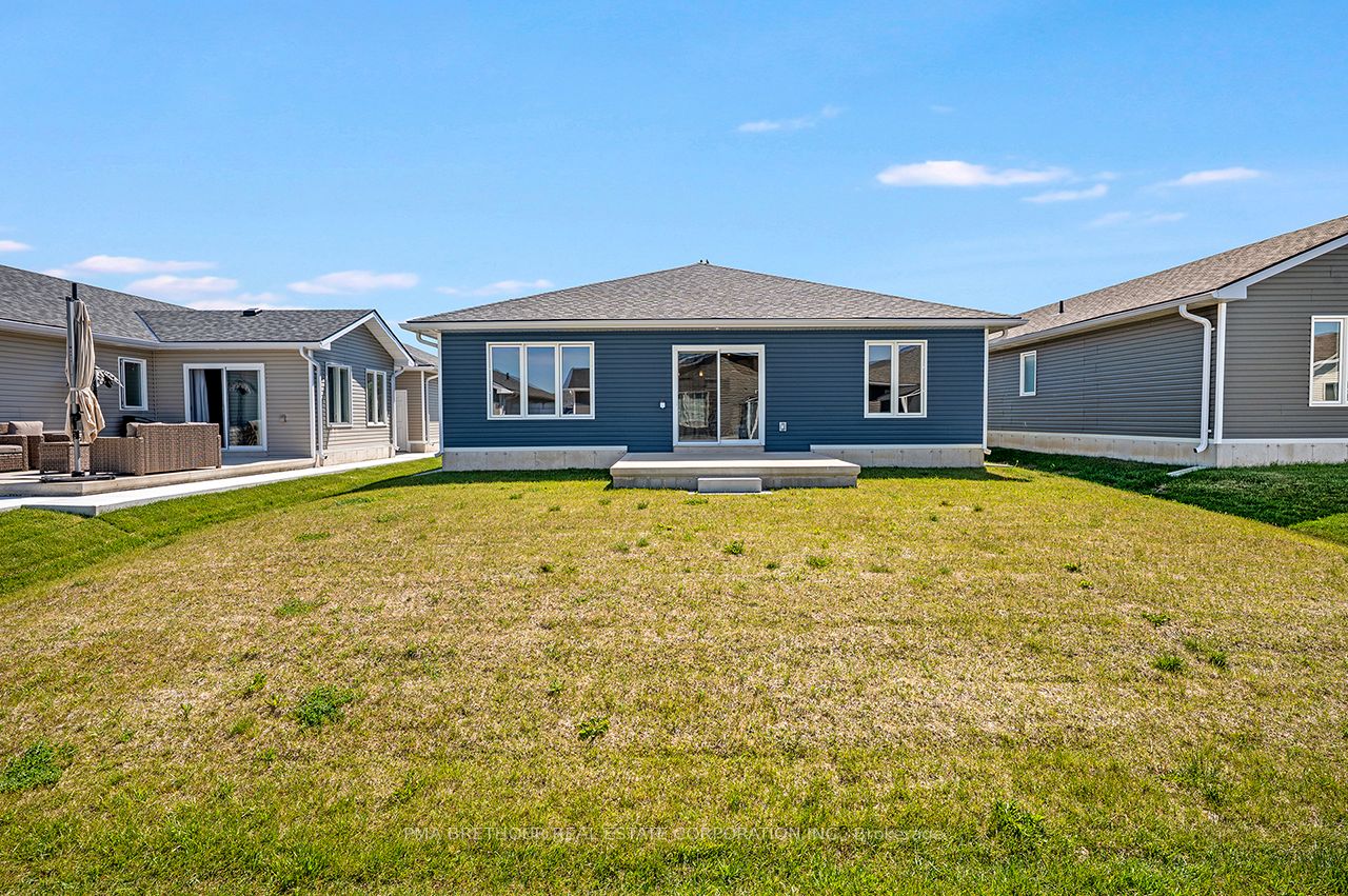 242 Lake Breeze Drive, Ashfield-Colborne-Wawanosh, ON N7A 0C6 photo 5