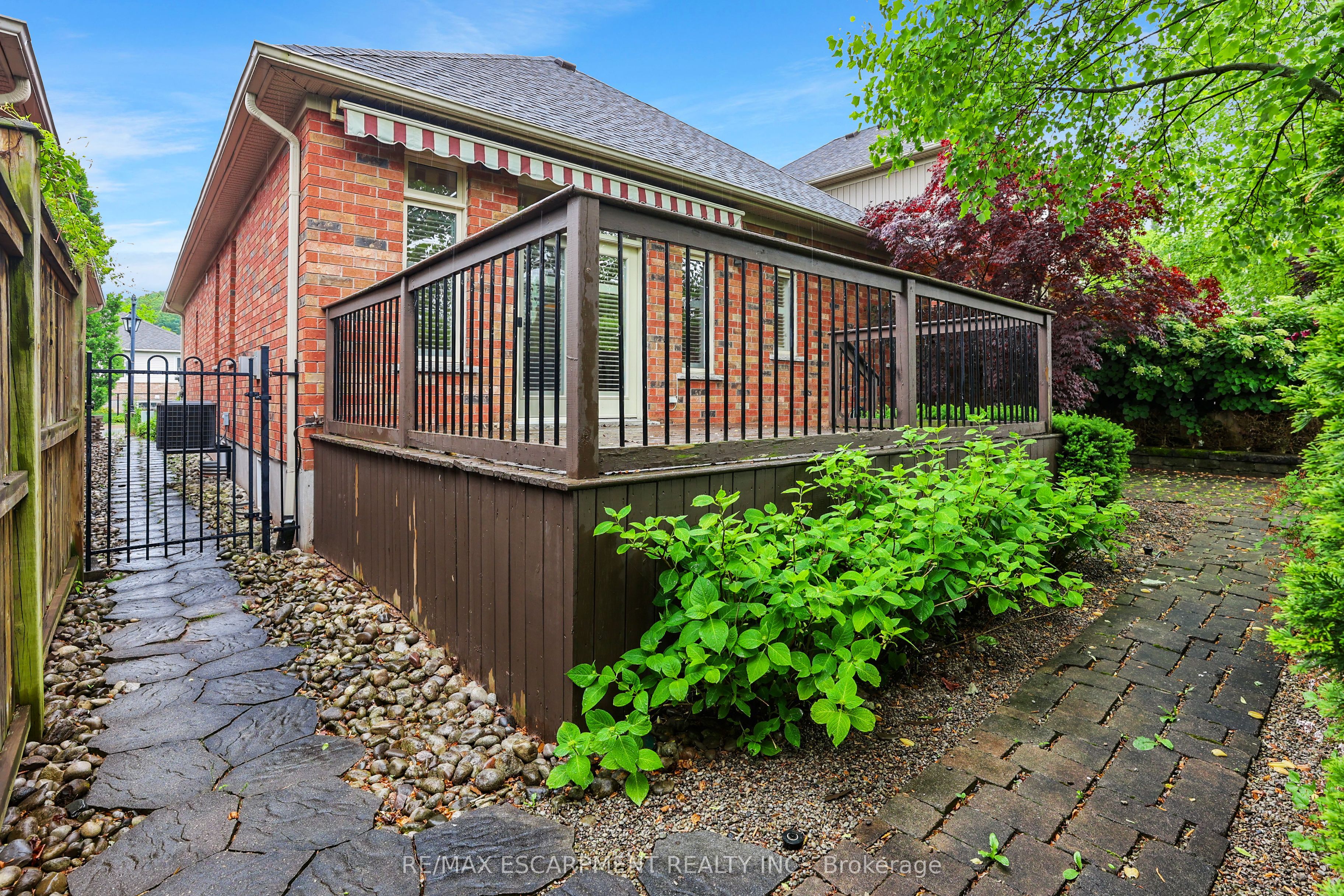 8 Muscat Drive 4, Grimsby, ON L3M 5S7 photo 2