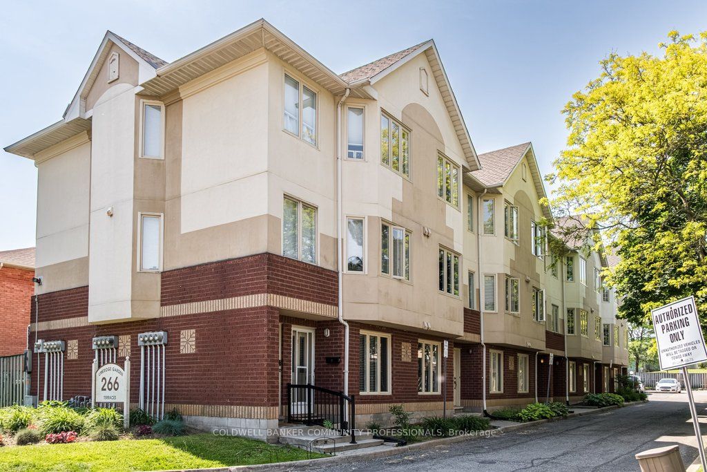 266 Limeridge Road E 10, Hamilton, ON L9A 2S7 photo 3