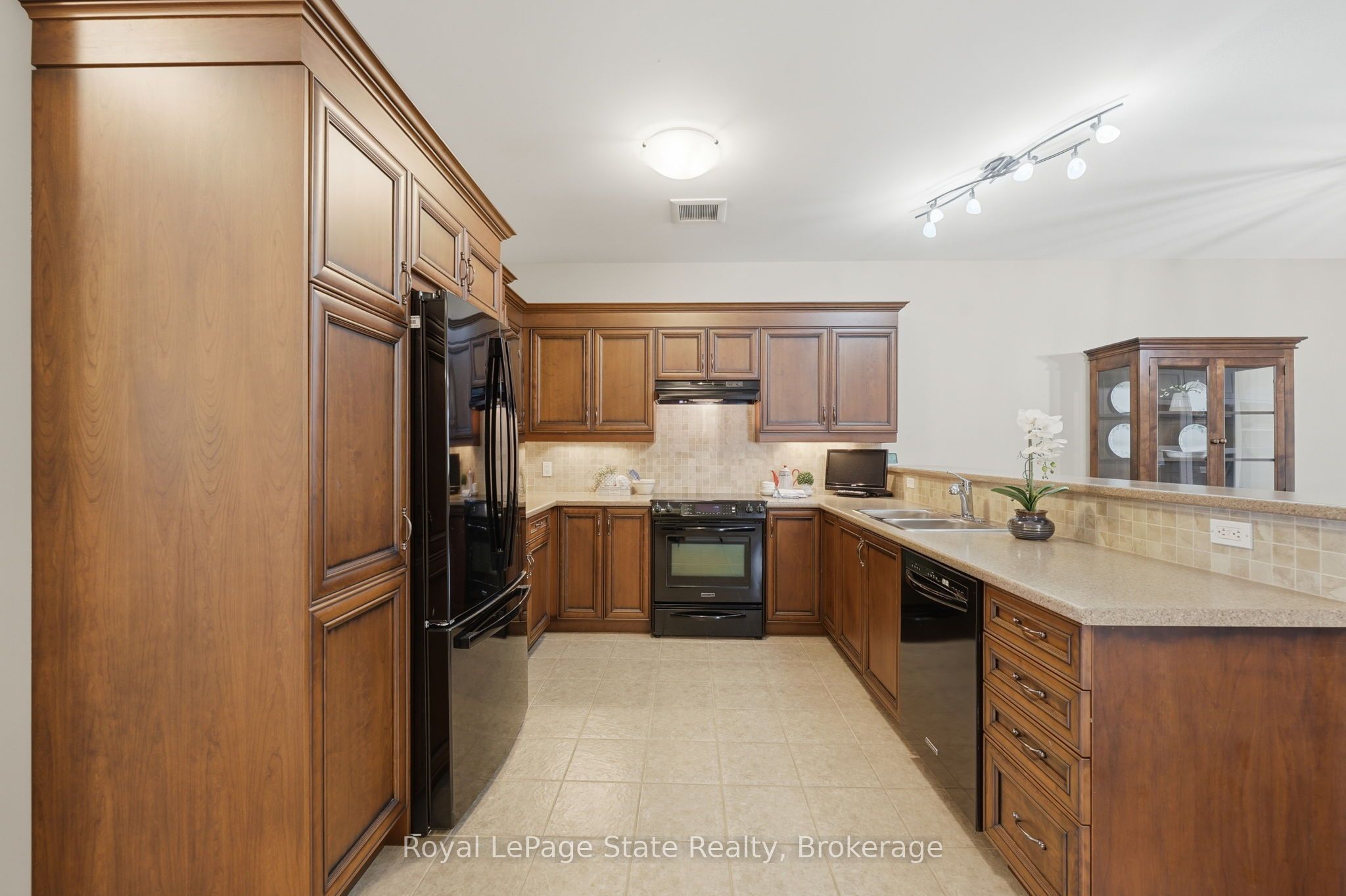 6 Manorwood Drive, West Lincoln, ON L0R 2A0 photo 3