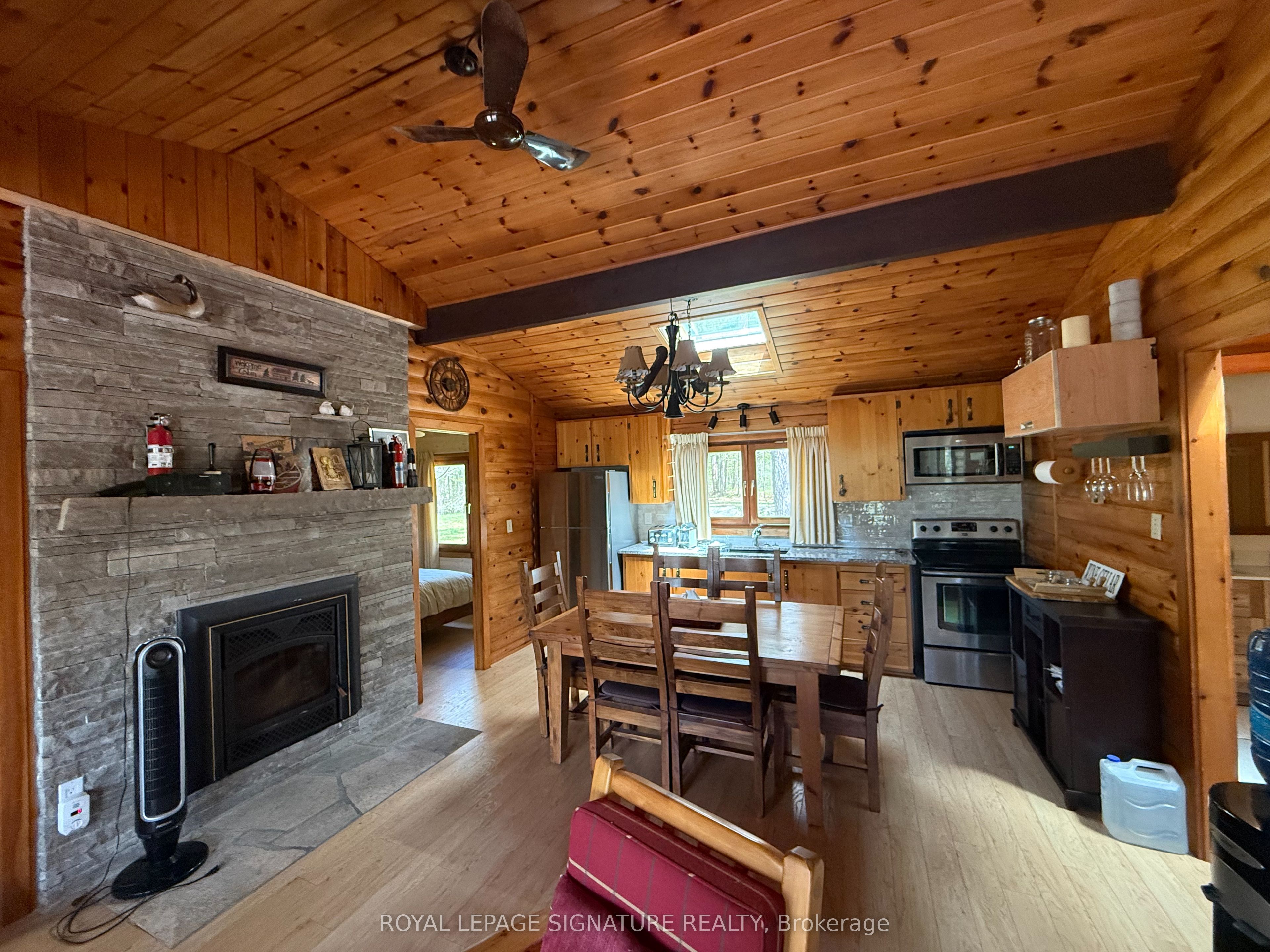 1743 North Muldrew Lake Road, Gravenhurst, ON P1P 1R2 photo 5