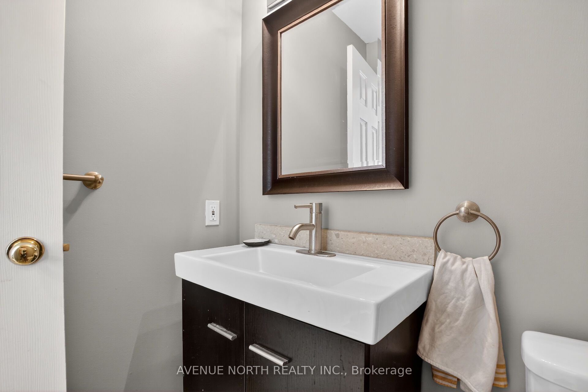 18 Castlemore Street, Barrhaven, ON K2G 6N5 photo 4