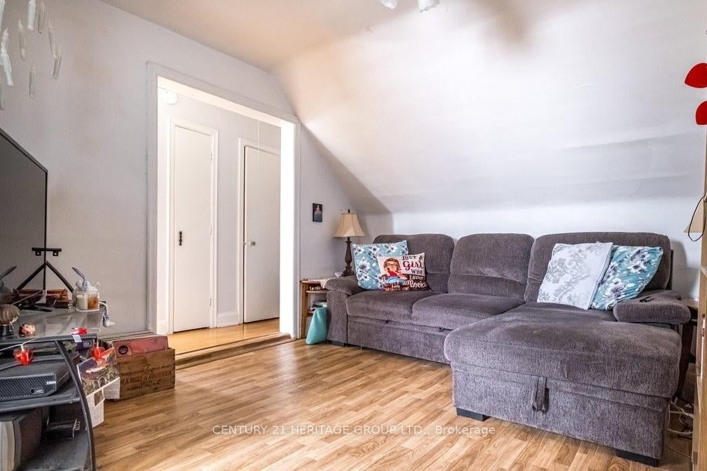 1125 Cannon Street E, Hamilton, ON L8L 2J7 photo 4