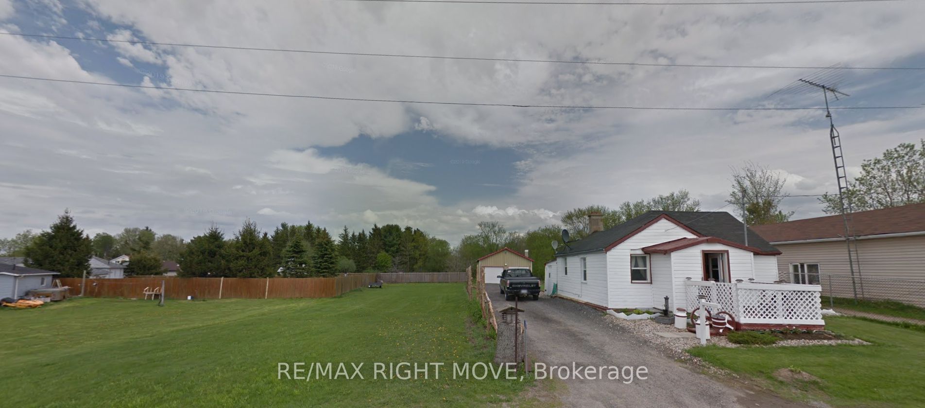 103 Bay Street, Leeds and the Thousand Islands, ON K0H 2N0