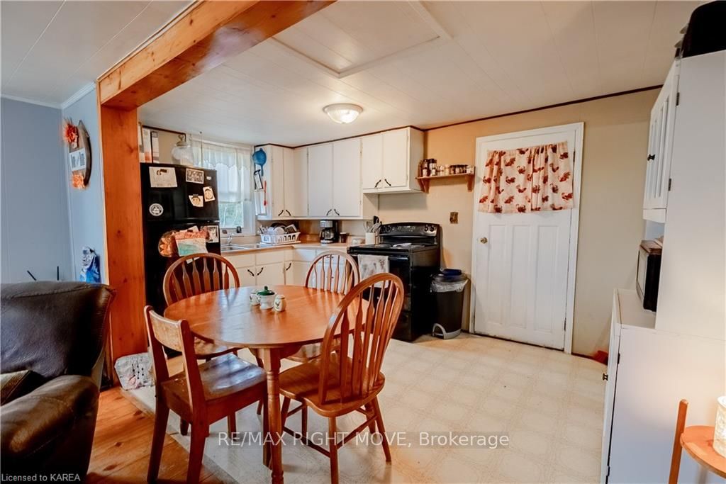 103 Bay Street, Leeds and the Thousand Islands, ON K0H 2N0 photo 5