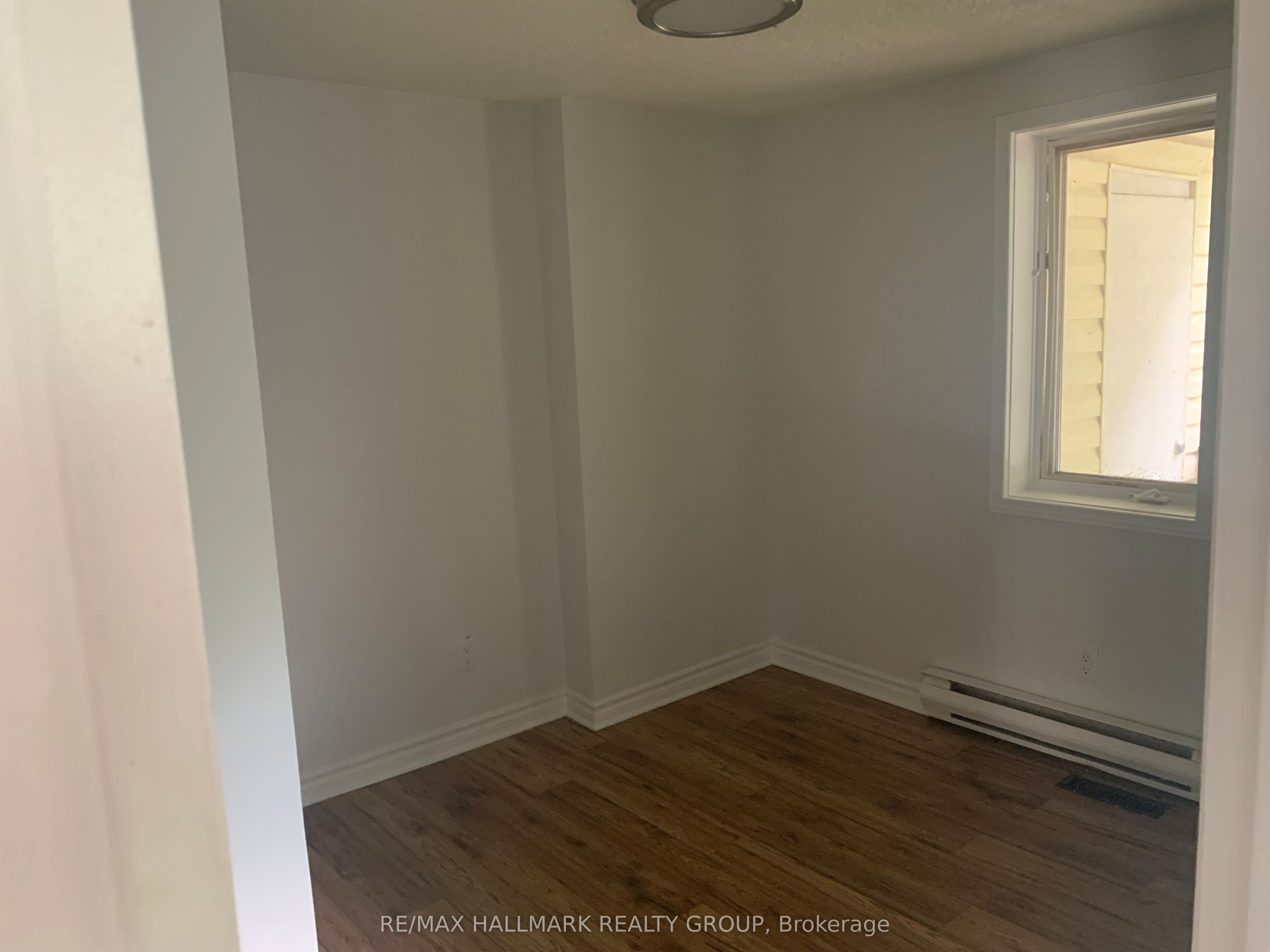 251 Marier Avenue, Vanier and Kingsview Park, ON K1L 5P9 photo 3