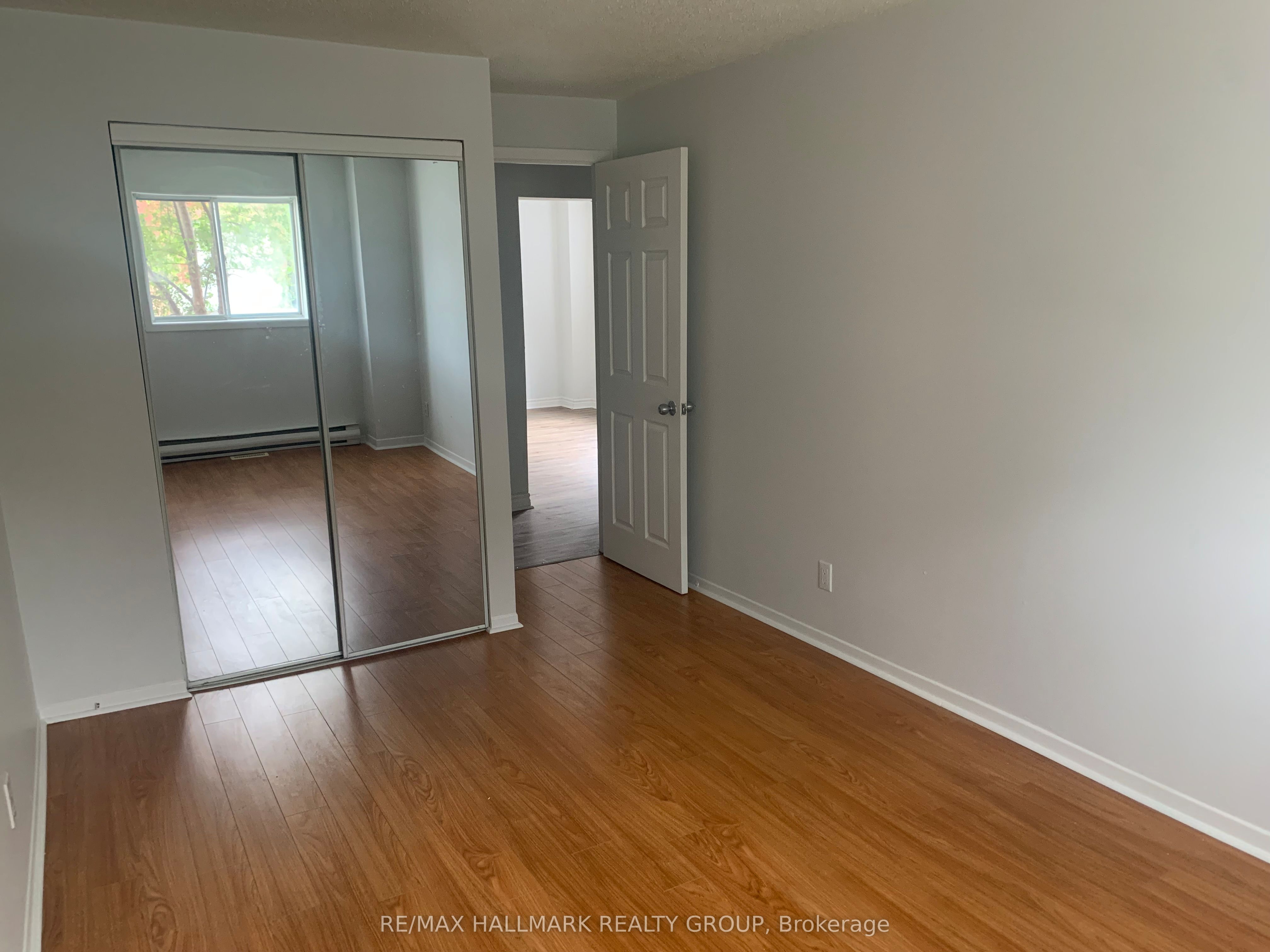 251 Marier Avenue, Vanier and Kingsview Park, ON K1L 5P9 photo 5