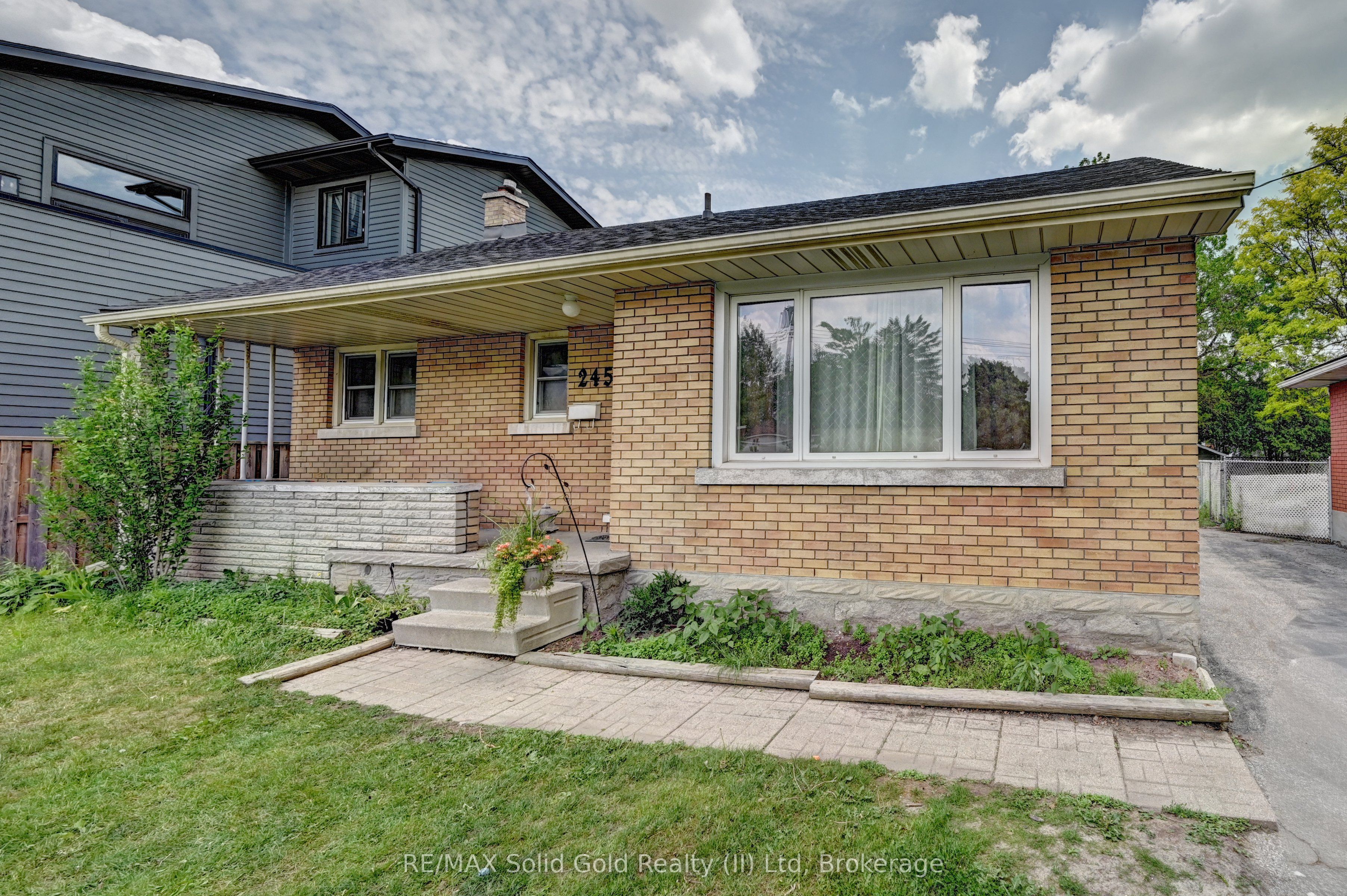 245 Eighth Avenue, Kitchener, ON N2C 1S6 photo 2
