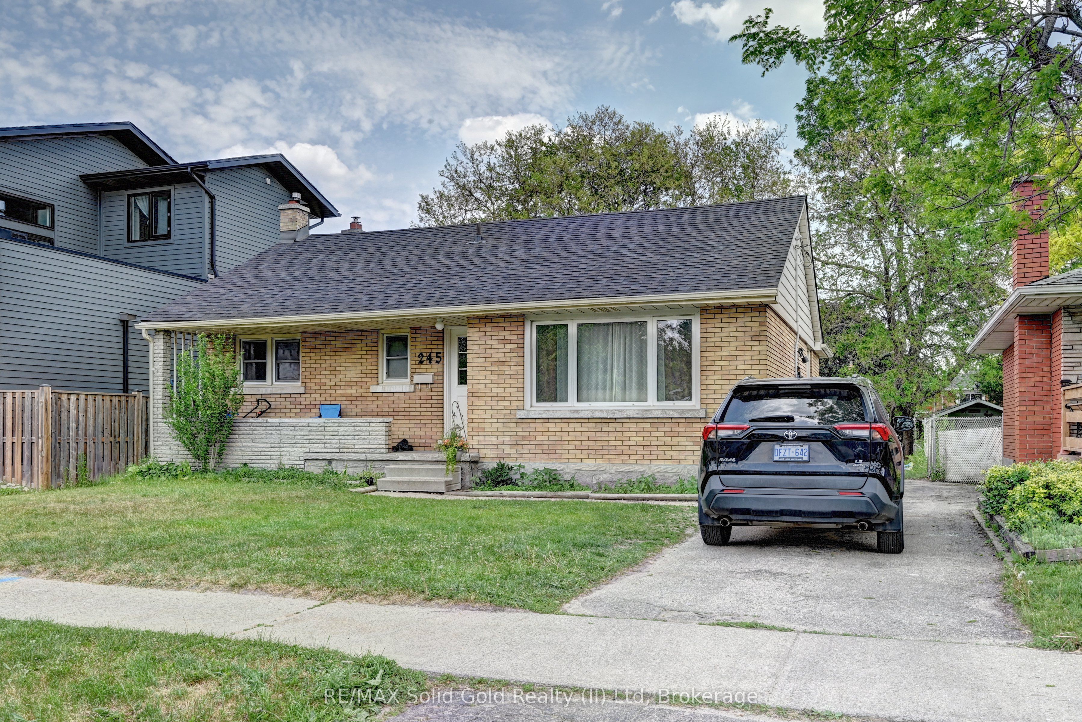 245 Eighth Avenue, Kitchener, ON N2C 1S6 photo 3