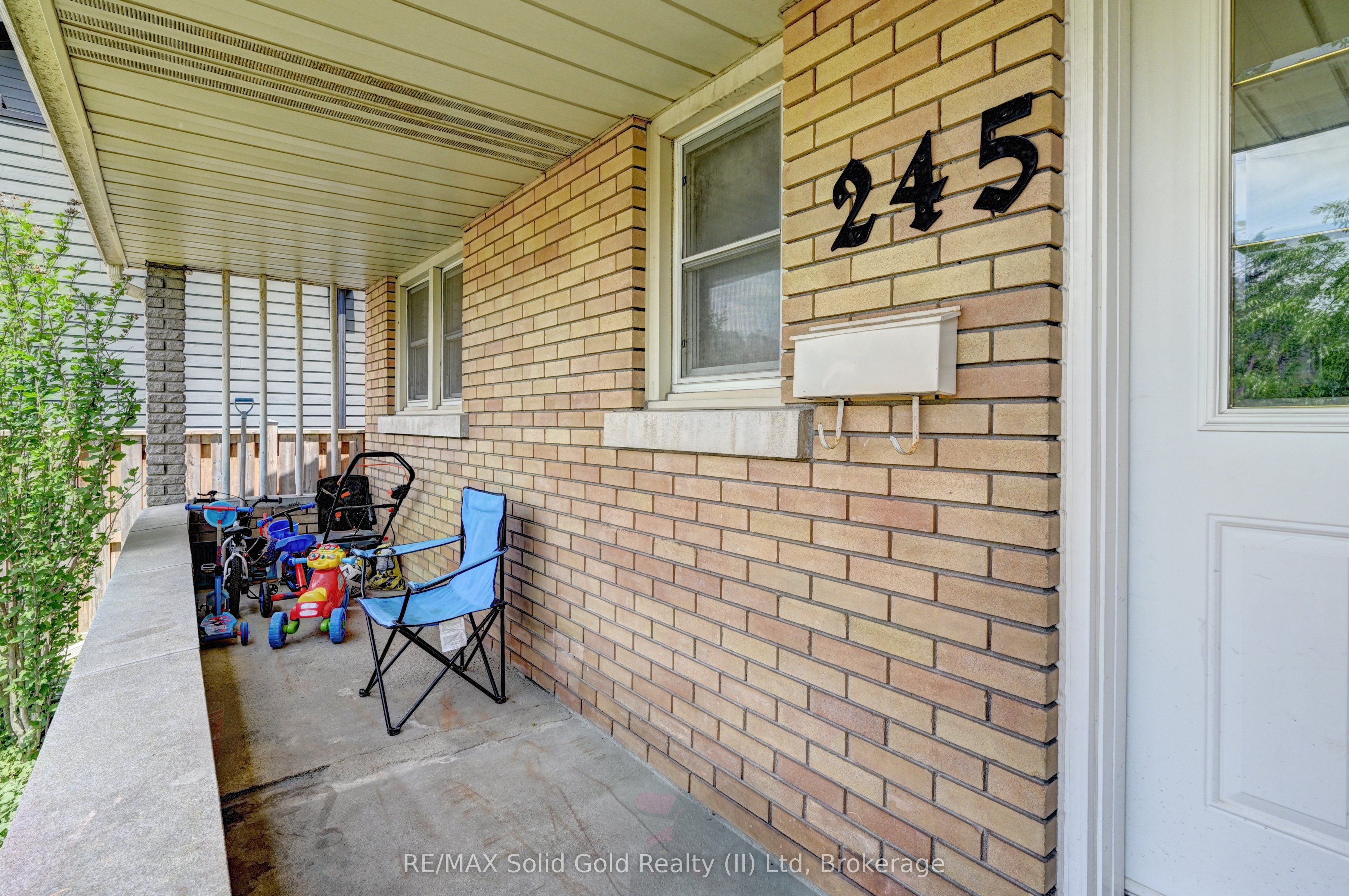 245 Eighth Avenue, Kitchener, ON N2C 1S6 photo 5