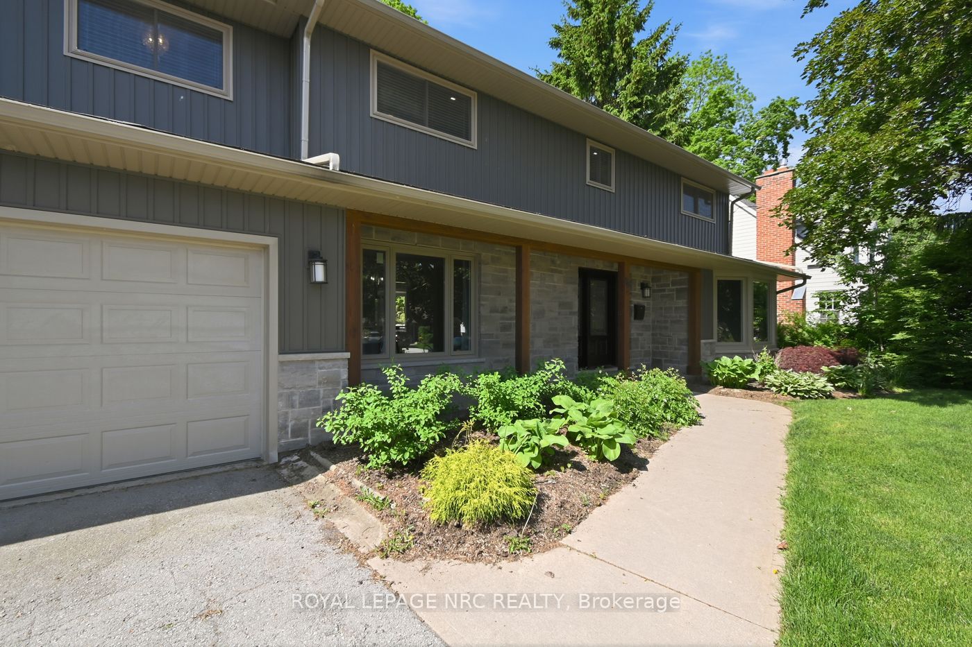 94 Dorchester Drive, Grimsby, ON L3M 1A8 photo 3