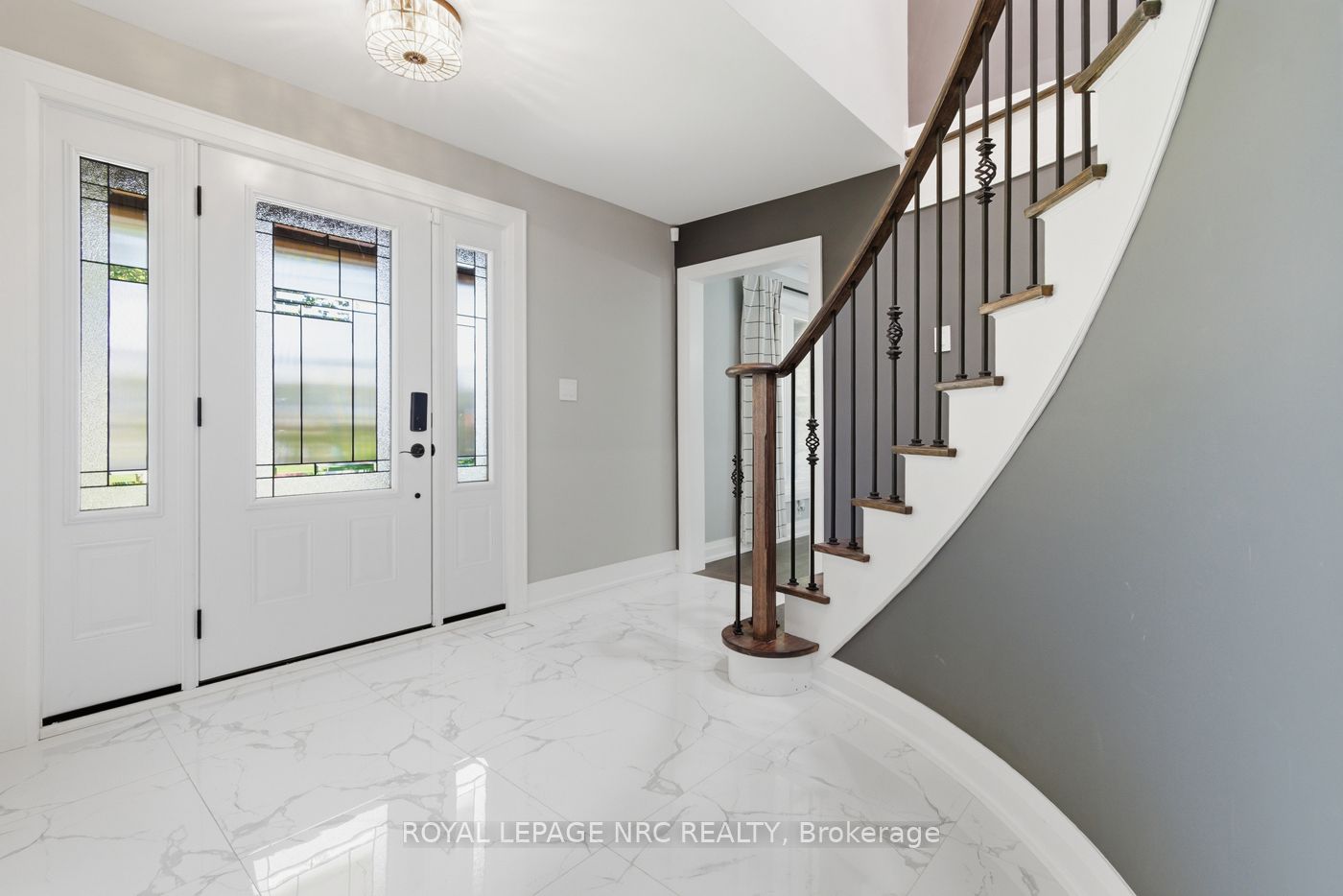 94 Dorchester Drive, Grimsby, ON L3M 1A8 photo 4