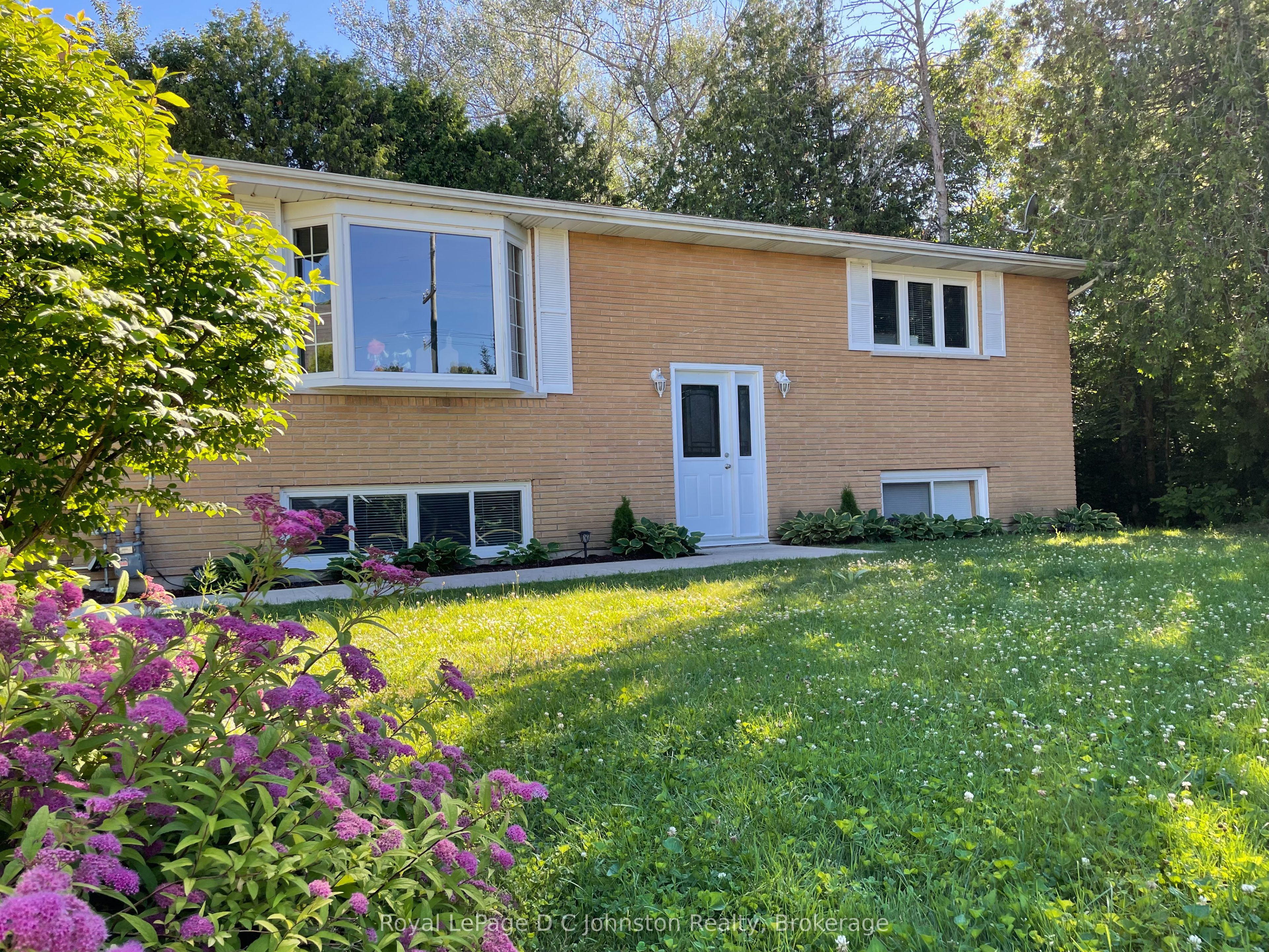 341 Palmerston Street, Saugeen Shores, ON N0H 2L0