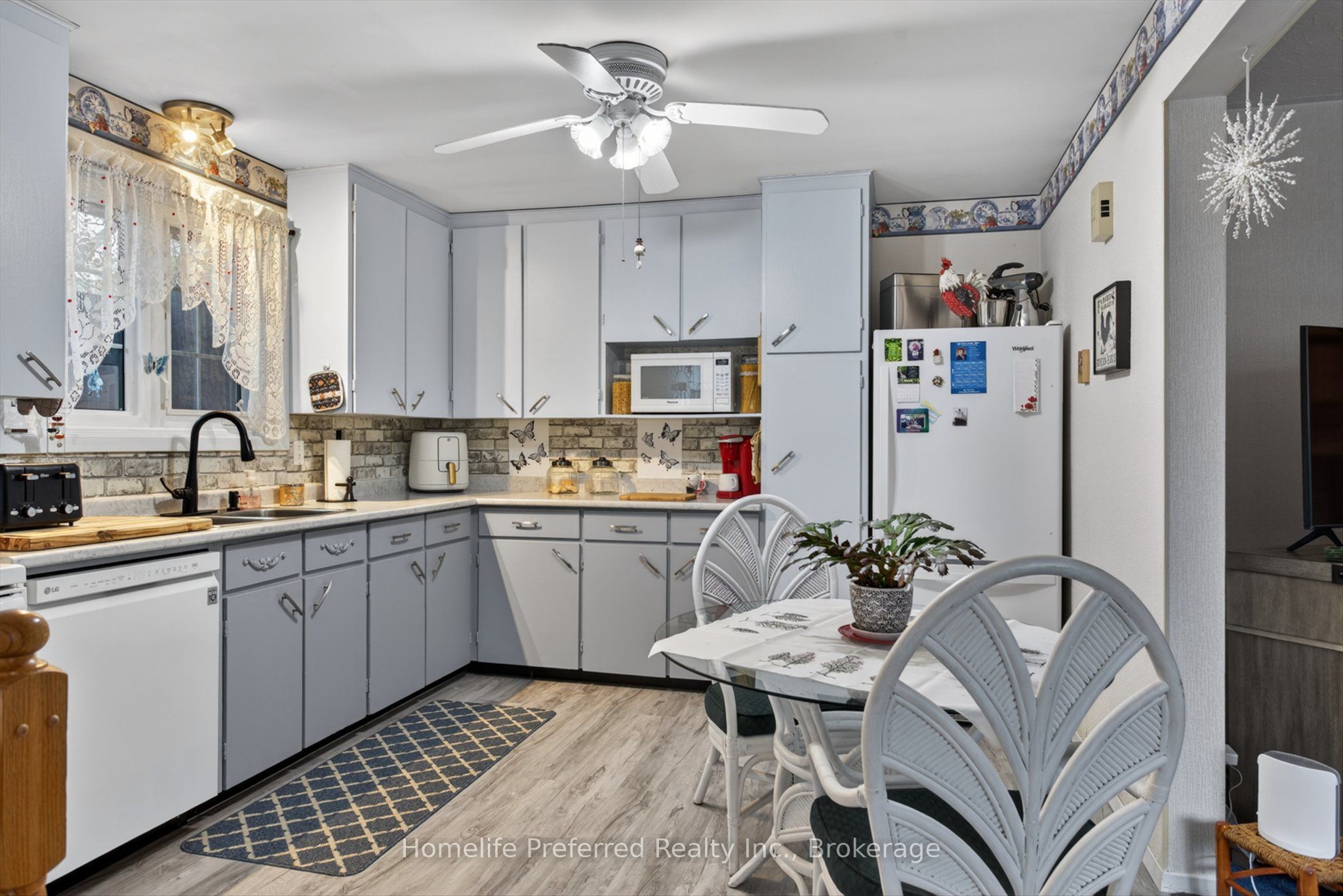 893 Cumberland Avenue, Peterborough, ON K9H 7B3 photo 5