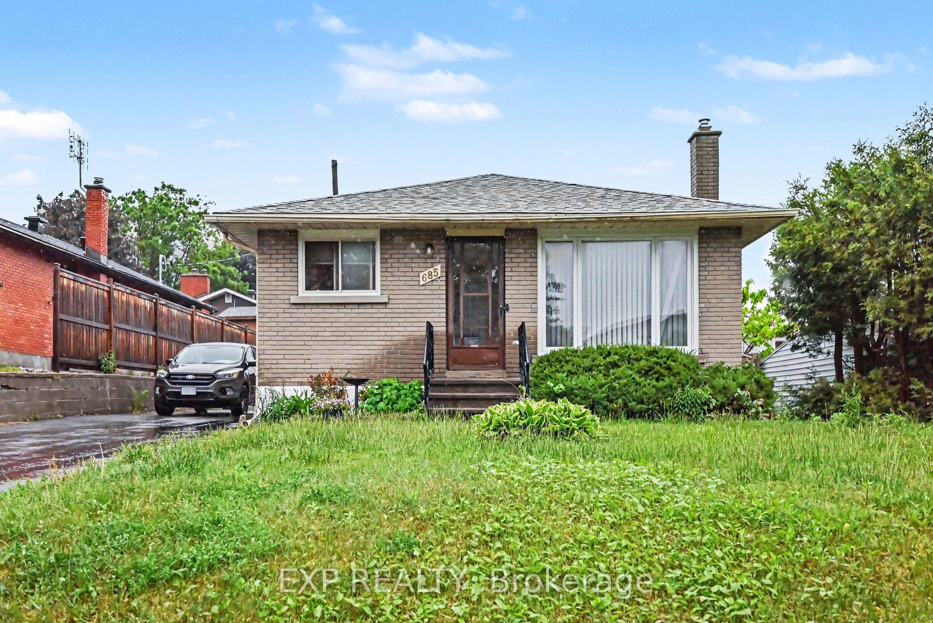 685 Crystal Street, Overbrook - Castleheights and Area, ON K1K 2G1 photo 2