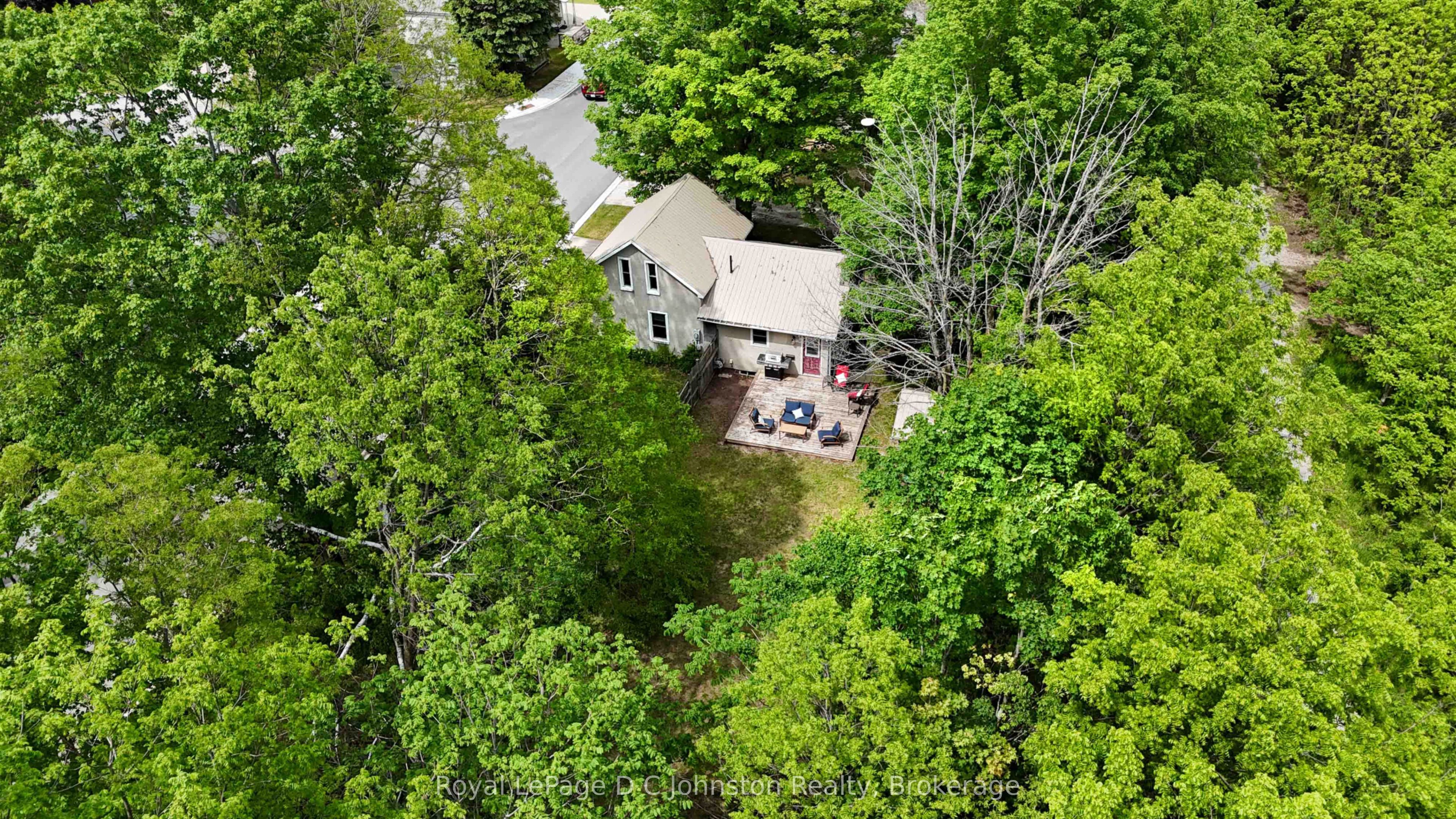 561 Wellington Street, Saugeen Shores, ON N0H 2C4 photo 3