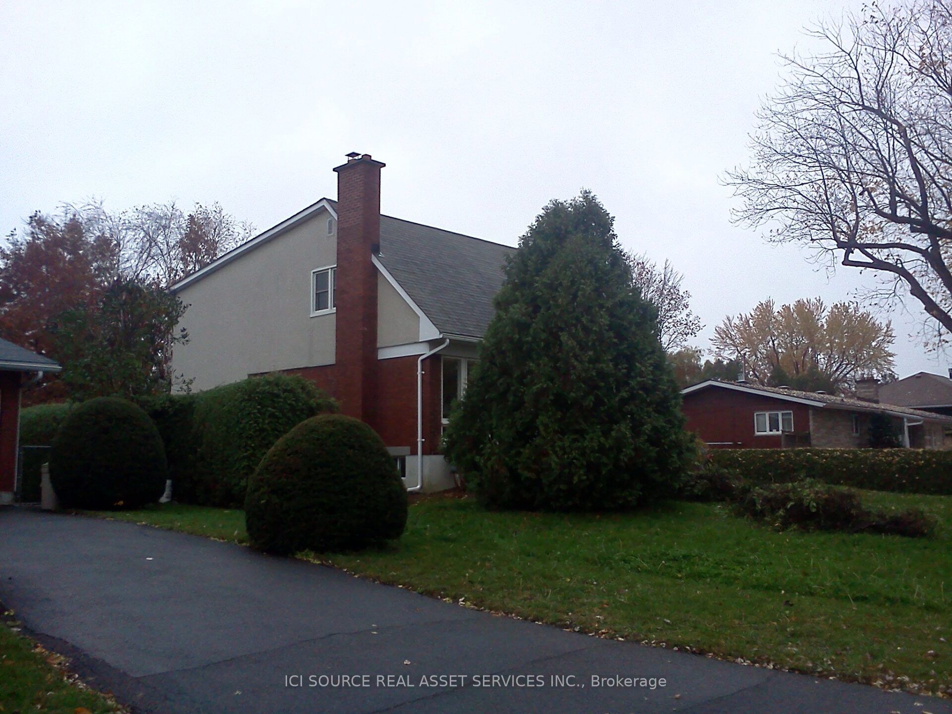 30 Sunnycrest Drive, Cityview - Parkwoods Hills - Rideau Shore, ON K2E 5Y2 photo 4