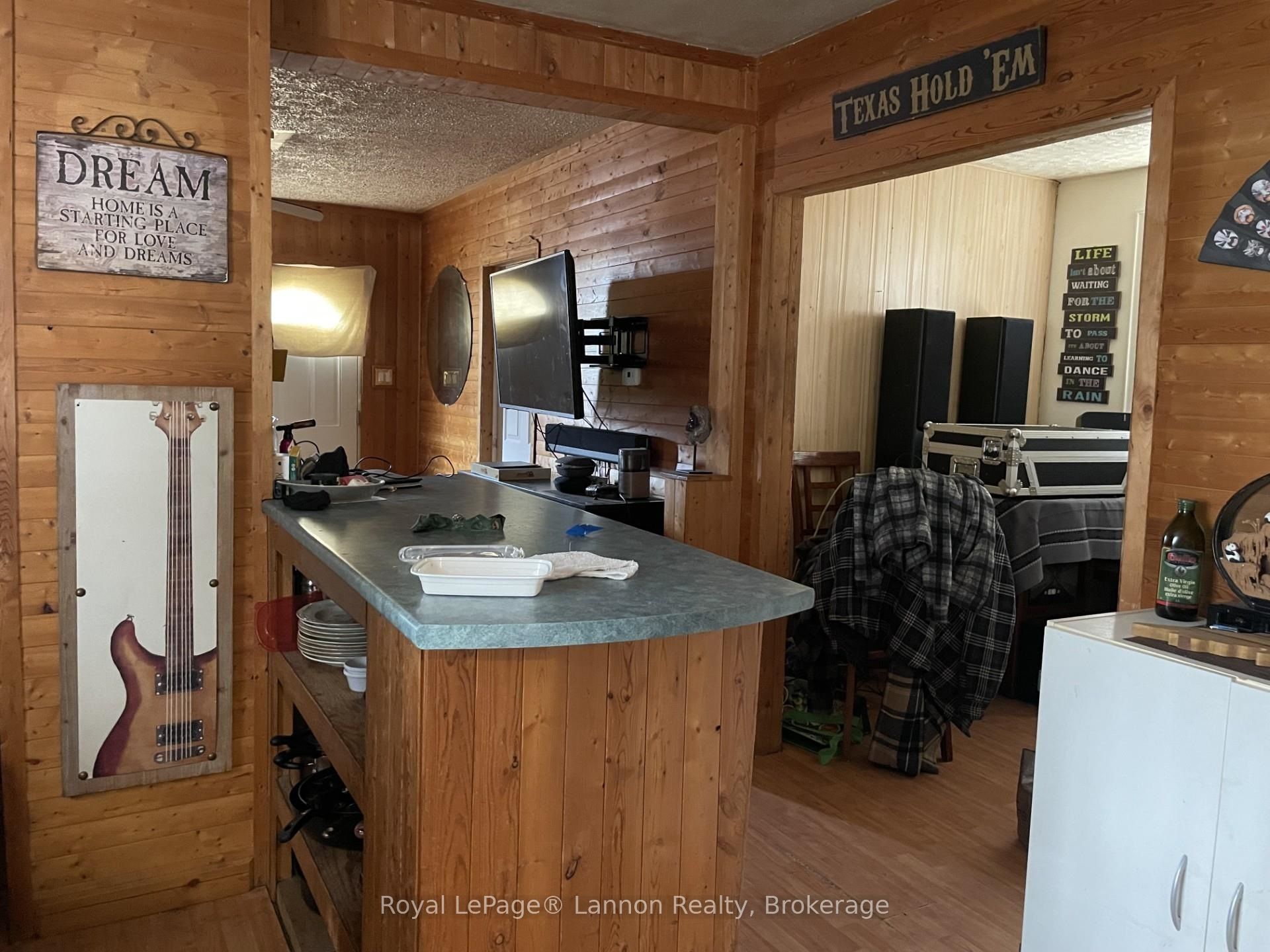 1308 Francis Street, Thunder Bay, ON P7E 4G3 photo 3