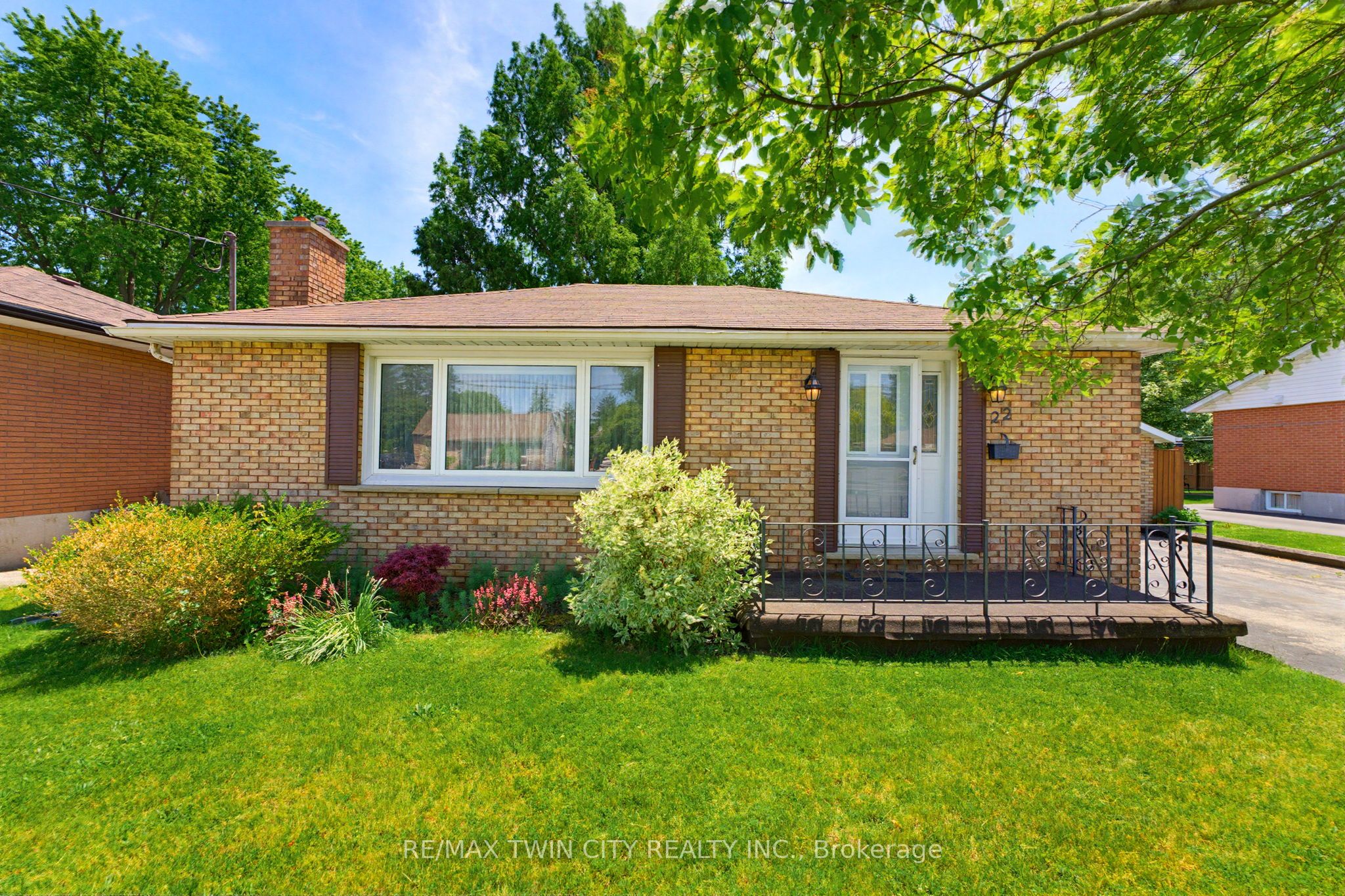 22 Dunsdon Street, Brantford, ON N3R 3J3