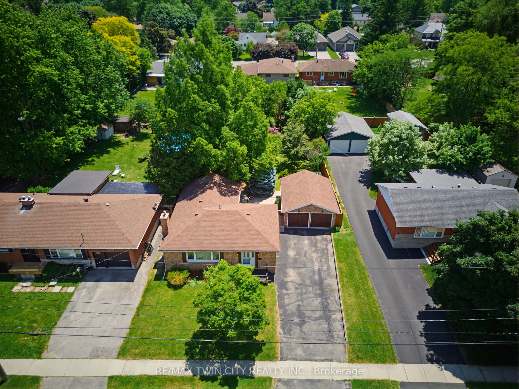 22 Dunsdon Street, Brantford, ON N3R 3J3 photo 2