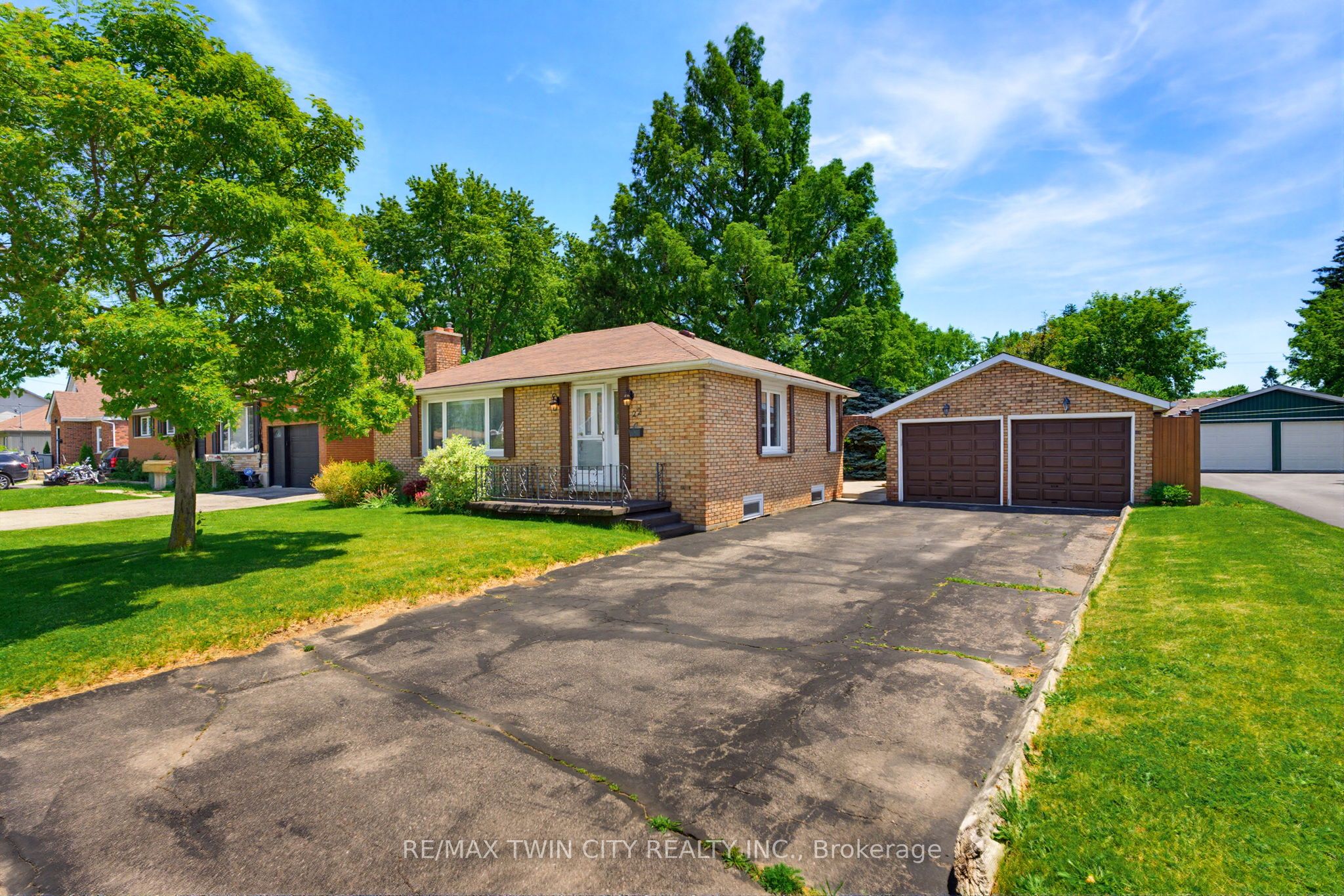 22 Dunsdon Street, Brantford, ON N3R 3J3 photo 3