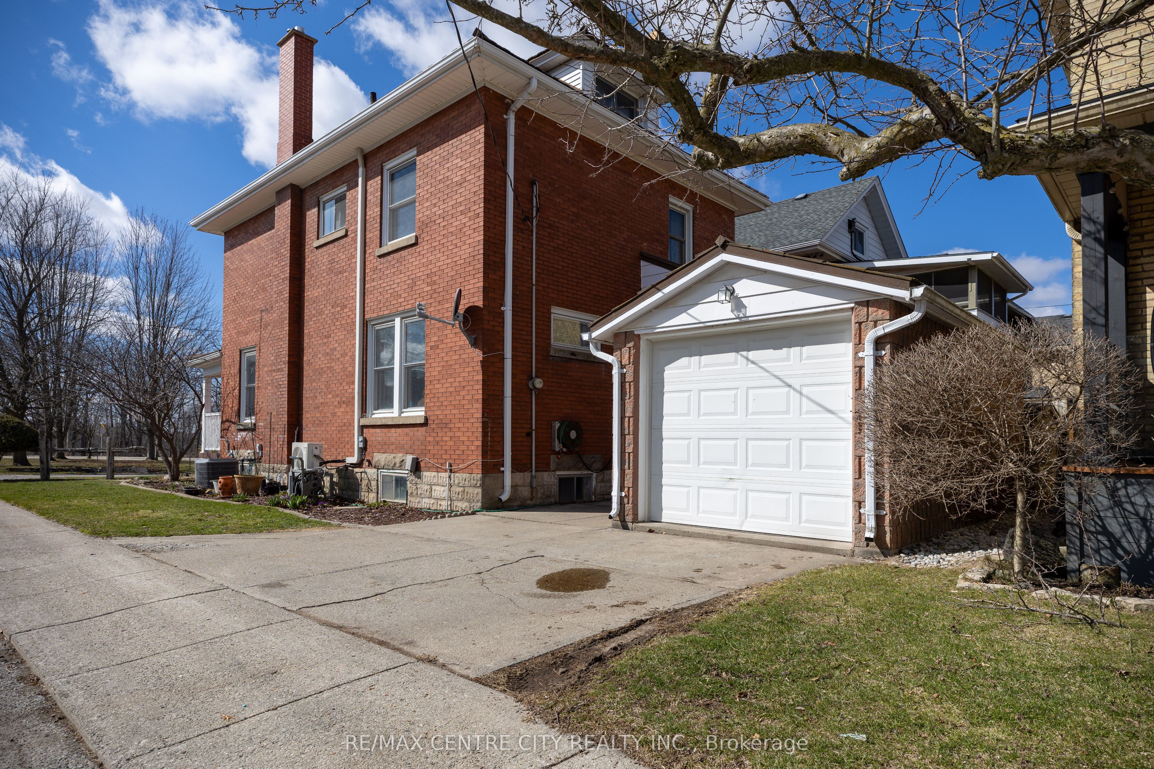 3 Margaret Street, St. Thomas, ON N5R 3H5 photo 2