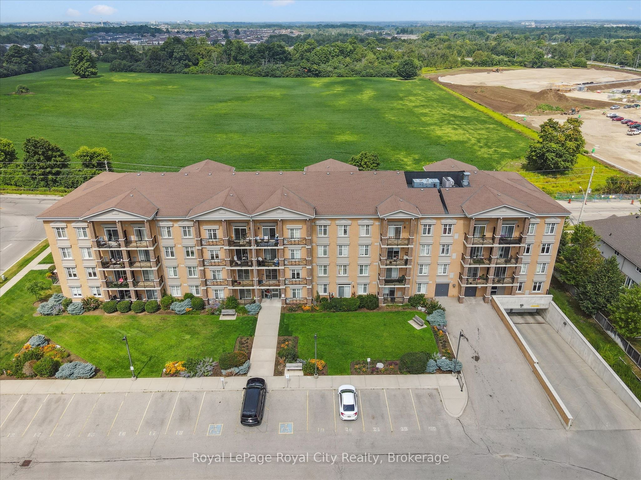 2 Colonial Drive 403, Guelph, ON N1L 0K8
