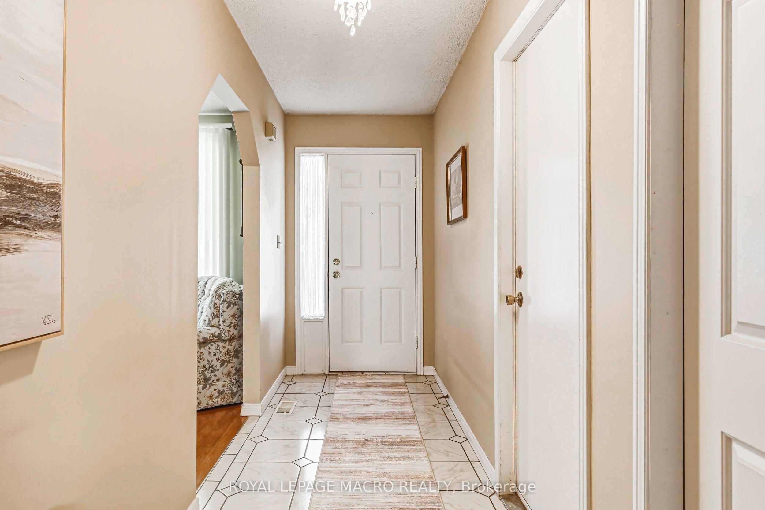 565 Stone Church Road W, Hamilton, ON L9B 1A5 photo 4