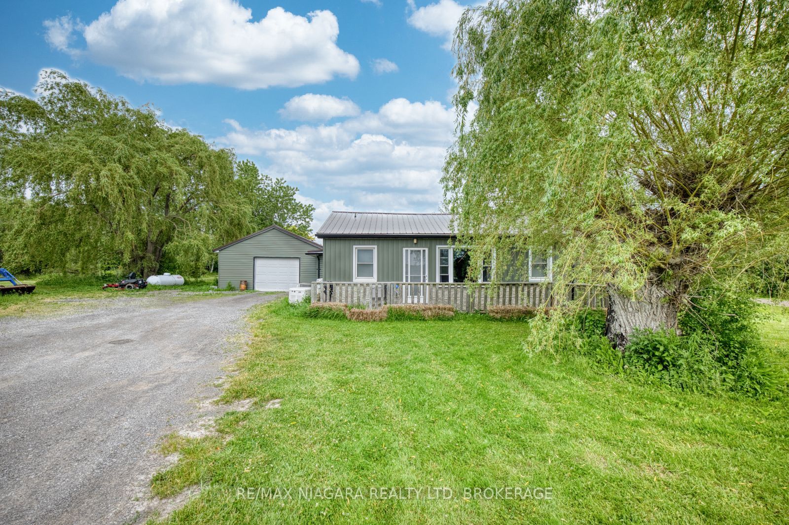 1674 Ridgemount Road, Fort Erie, ON L0S 1N0