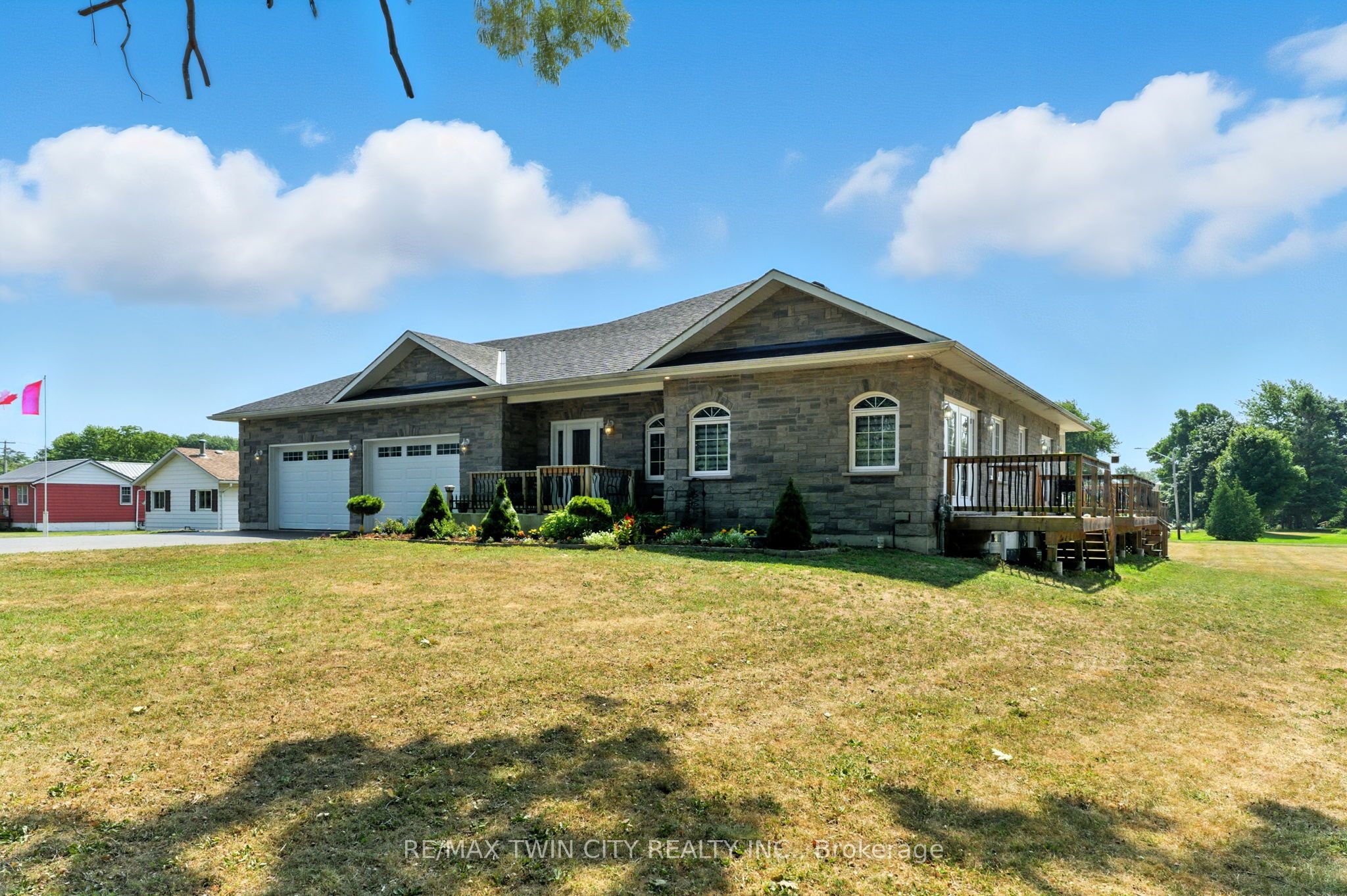 1026 Front Road, Norfolk, ON N0E 1P0 photo 2