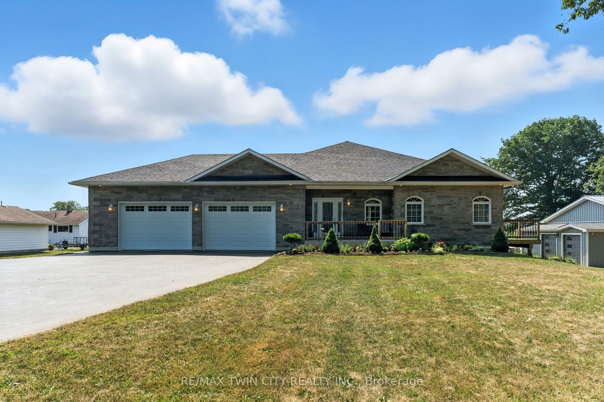 1026 Front Road, Norfolk, ON N0E 1P0 photo 3