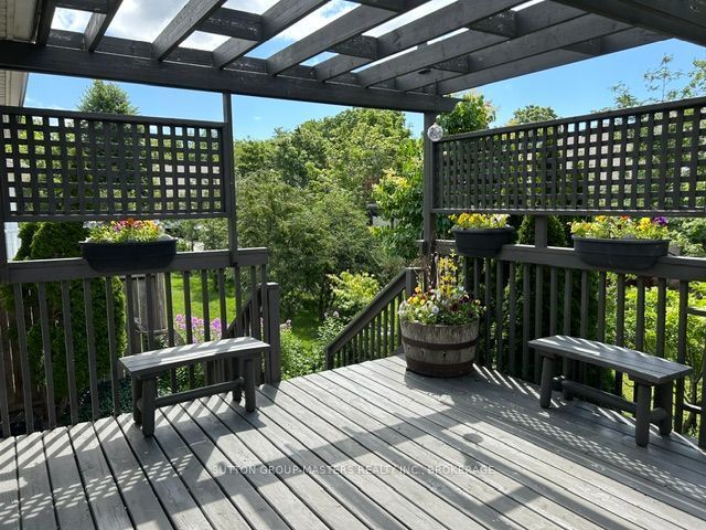 124 Farmstead Court, Kingston, ON K7P 3H9 photo 2