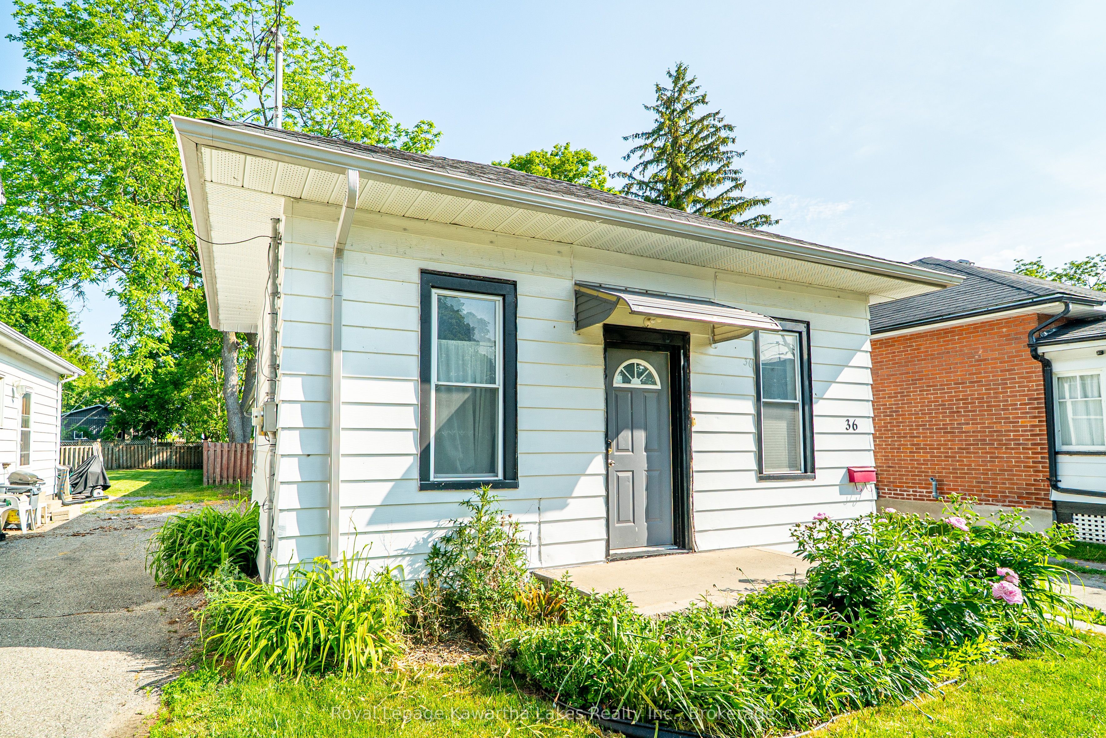 36 Melbourne Street W, Kawartha Lakes, ON K9V 2S8