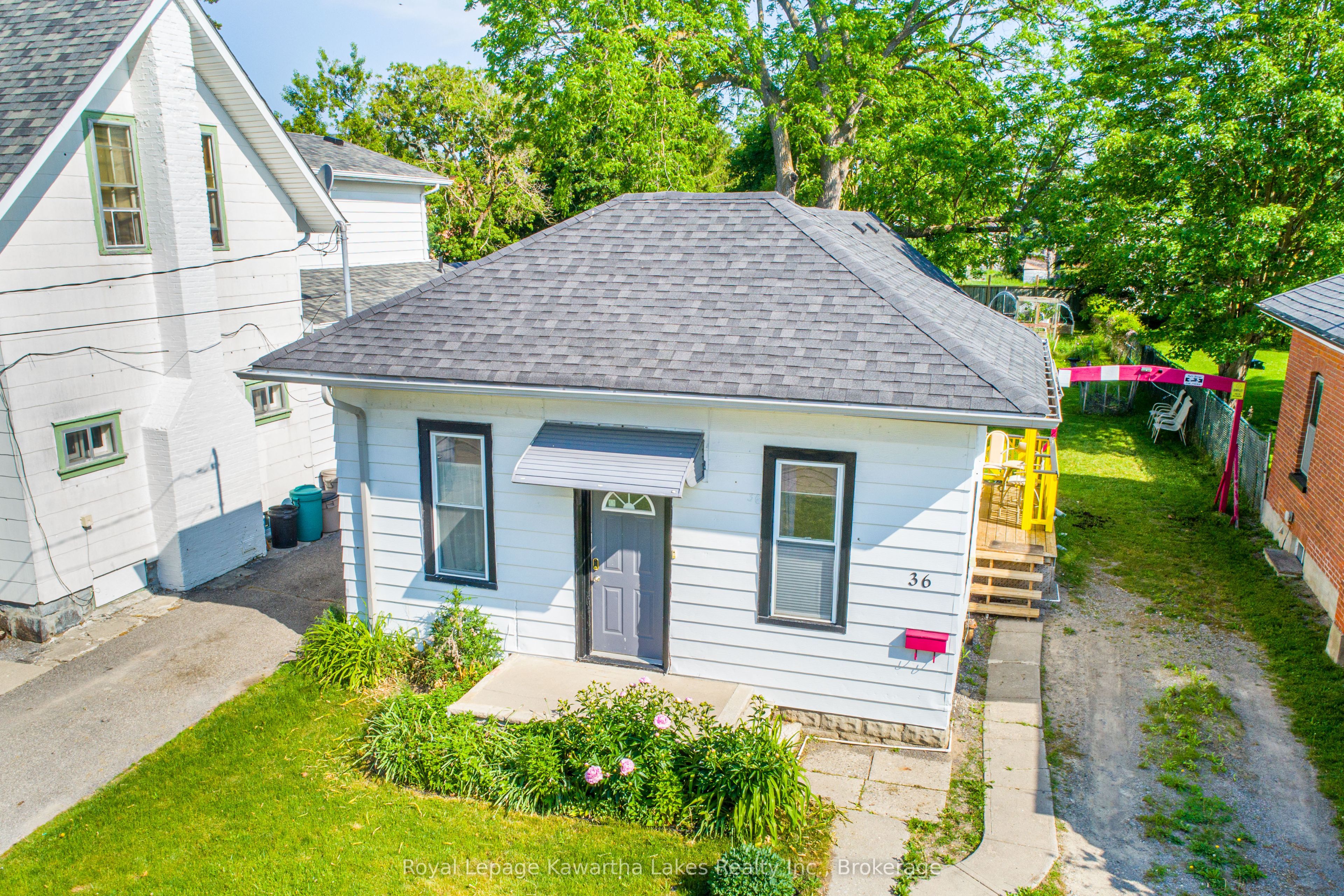 36 Melbourne Street W, Kawartha Lakes, ON K9V 2S8 photo 3