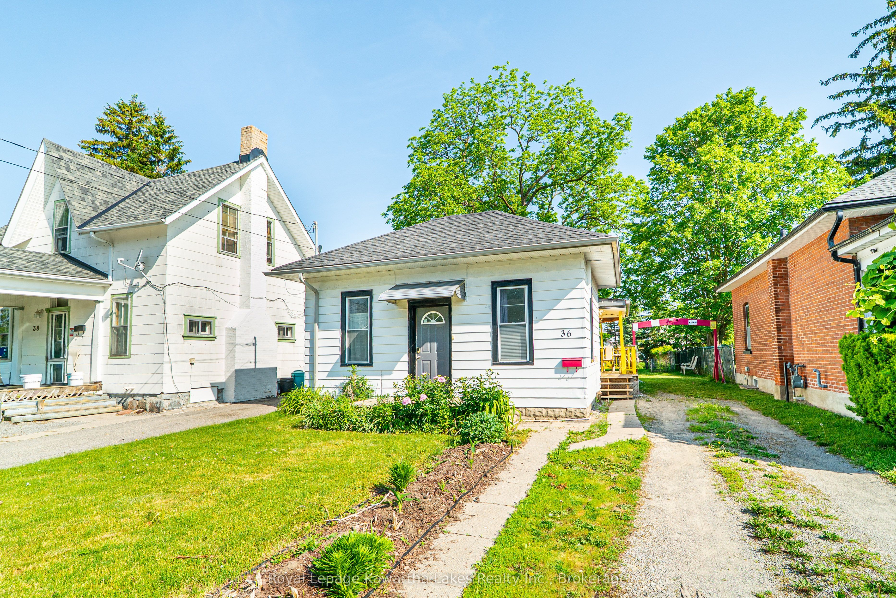 36 Melbourne Street W, Kawartha Lakes, ON K9V 2S8 photo 4
