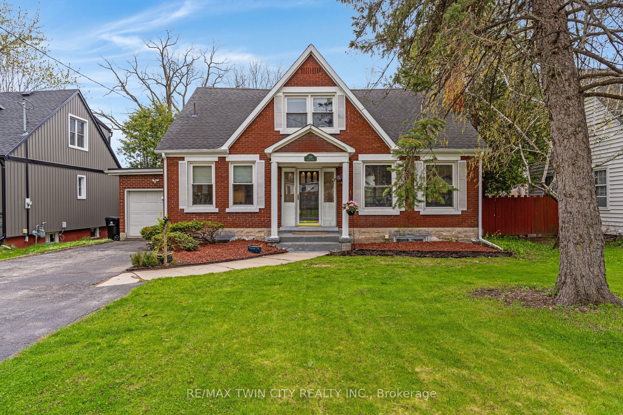 305 Main Street, Cambridge, ON N1R 1Y2