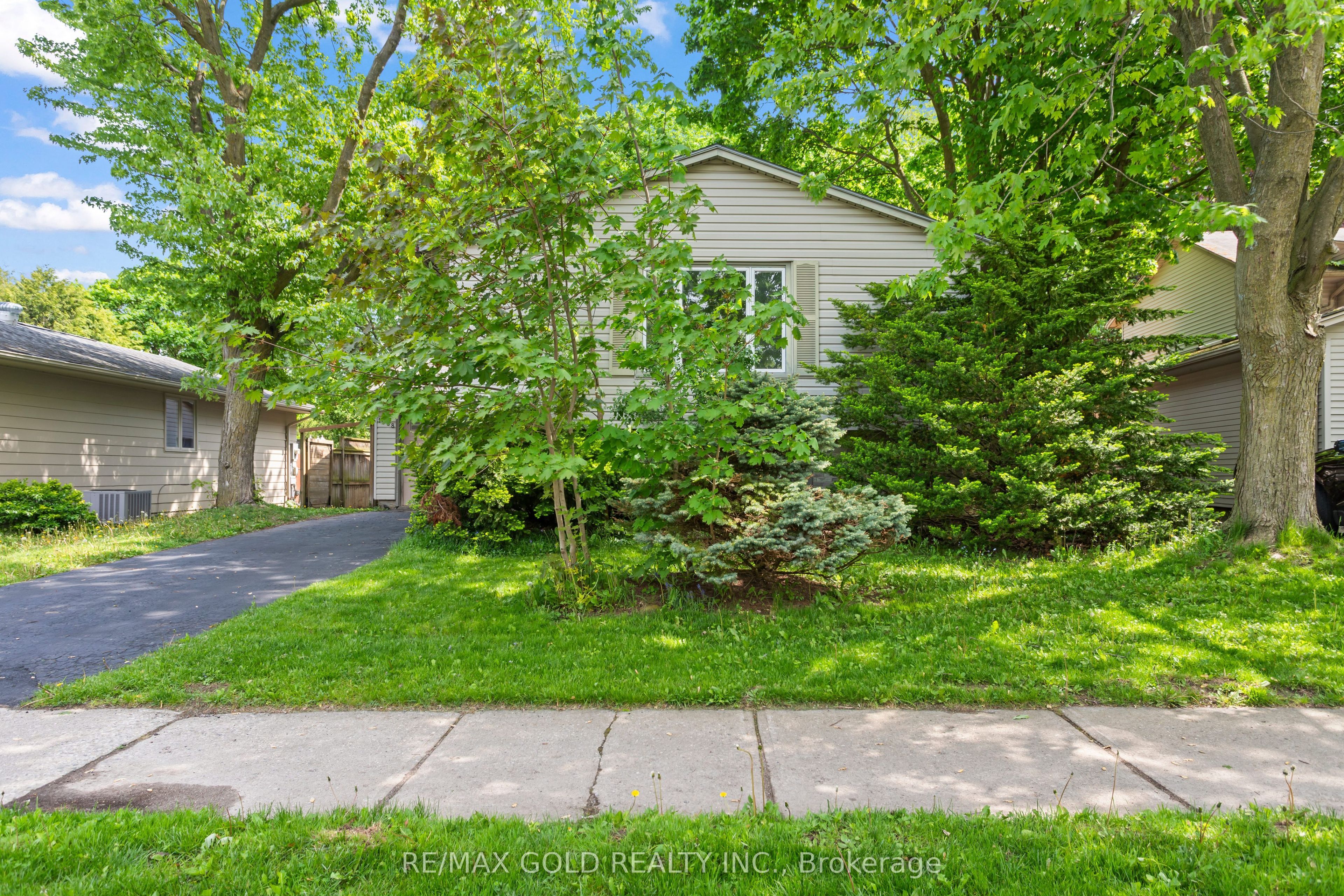 1588 Aldersbrook Road, London North, ON N6G 2Z3 photo 4