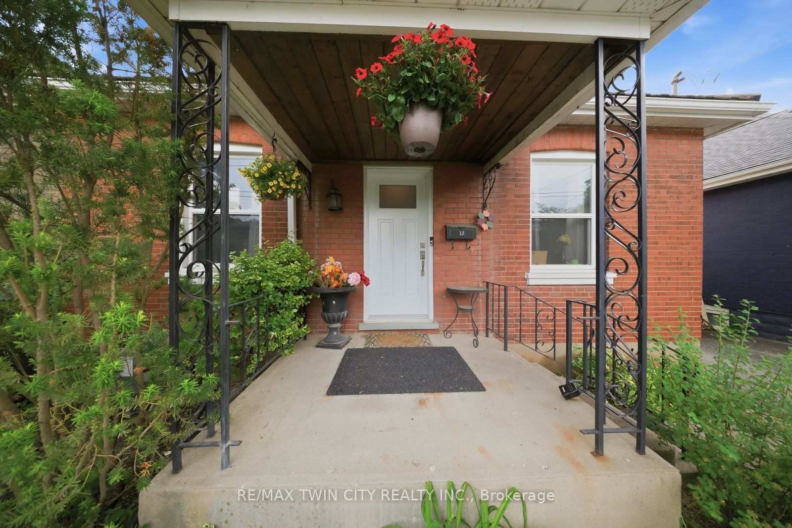 12 Brunswick Street N, Brantford, ON N3T 1E7 photo 3