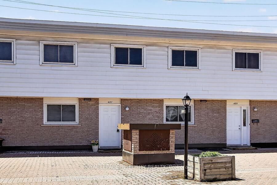 427 Moodie Drive, Bells Corners and South to Fallowfield, ON K2H 8A4 photo 2