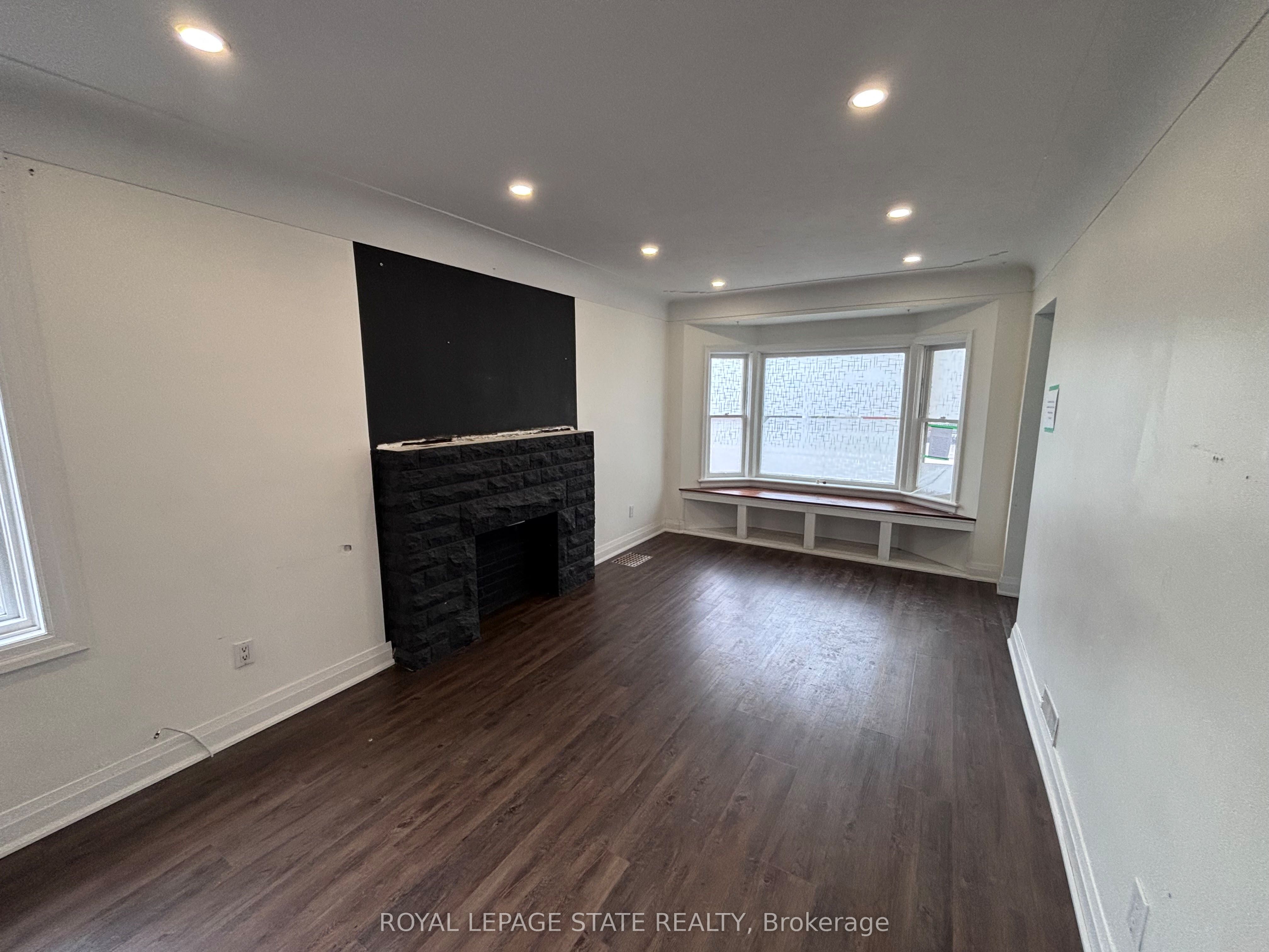 122 Queensdale Avenue E, Hamilton, ON L9A 1K3 photo 5