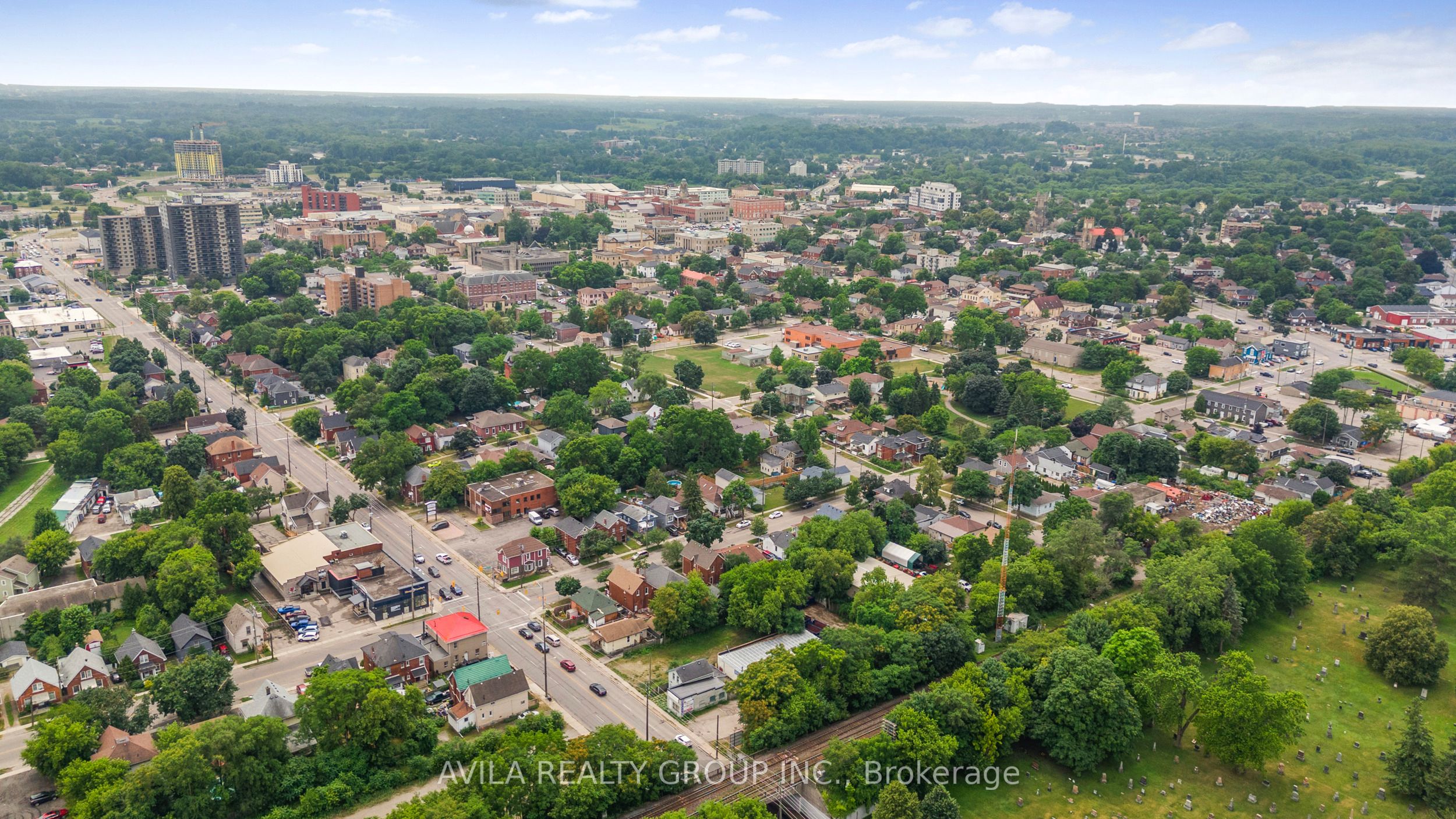 135 Charlotte Street, Brantford, ON N3T 2X7 photo 2